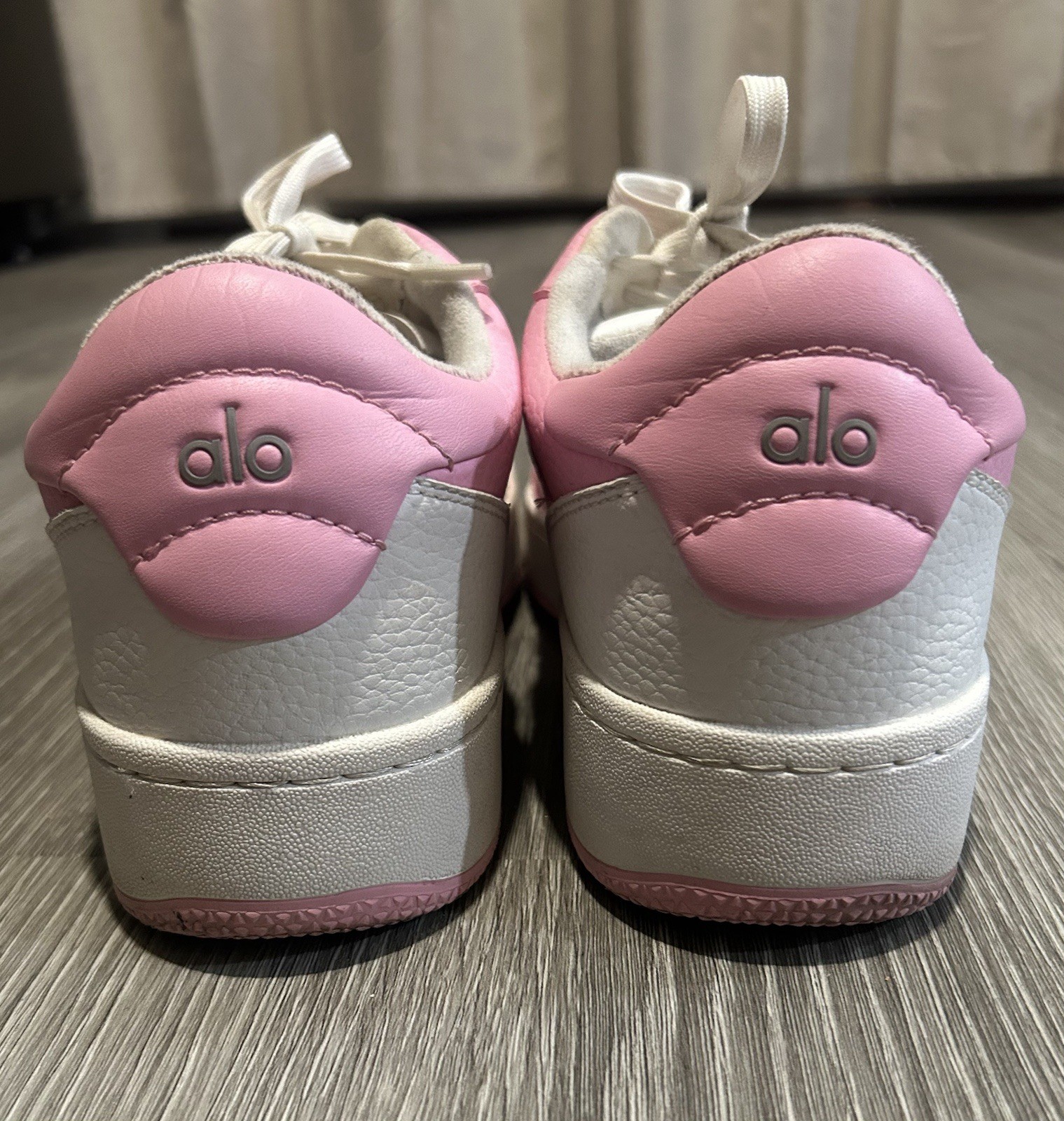 Alo Yoga Pink & White Recovery Mode Platform Sneakers Size 9 Women’s Cushion