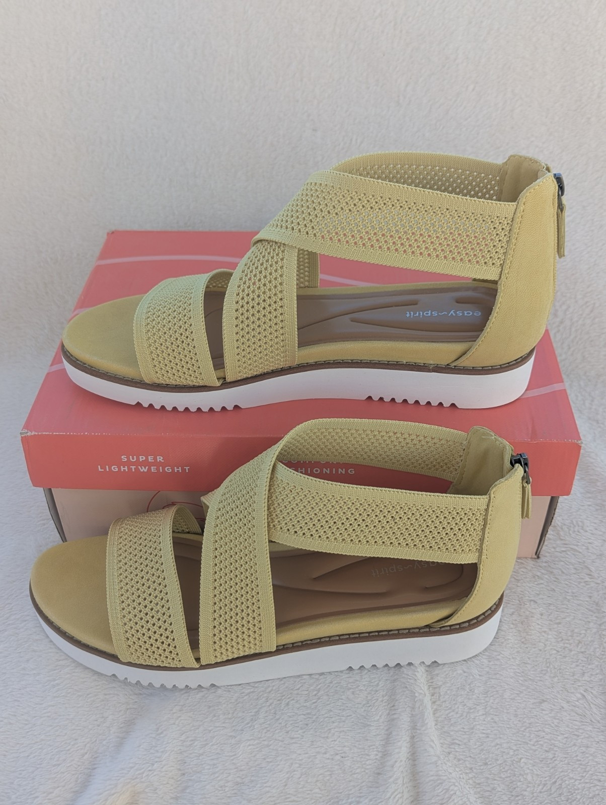 Size 11 Women’s Easy Spirit Wander2 Strappy Zip Up Yellow Comfortable Sandals