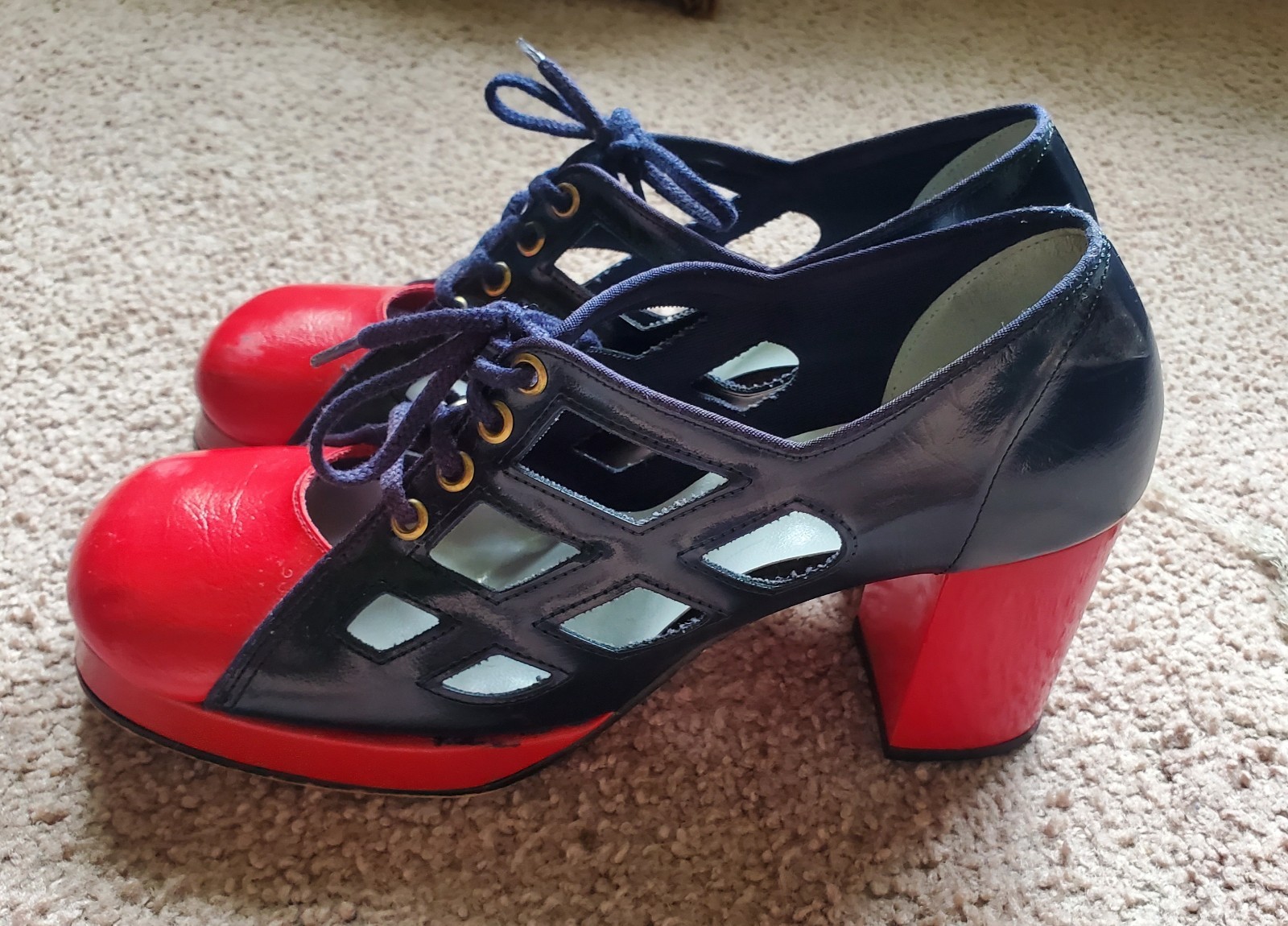 1970s vintage shoes, Women’s size 7, see measurements in photos. gently used.