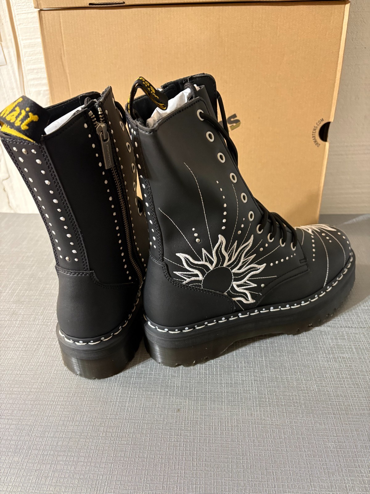 JETTA HI MAX DISTRESSED LEATHER PLATFORMS FONDANT PINK MSRP$300 Vibrant& Unique