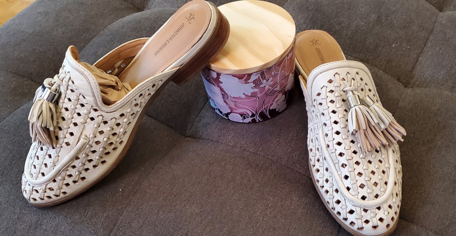 Johnston & Murphy Ali Woven Leather Tassel Mules Slides Bone Shoes 8.5