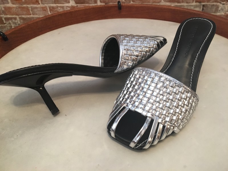 Sigerson Morrison Silver Basketweave Leather Jara Slide Mule Sandal 8 New