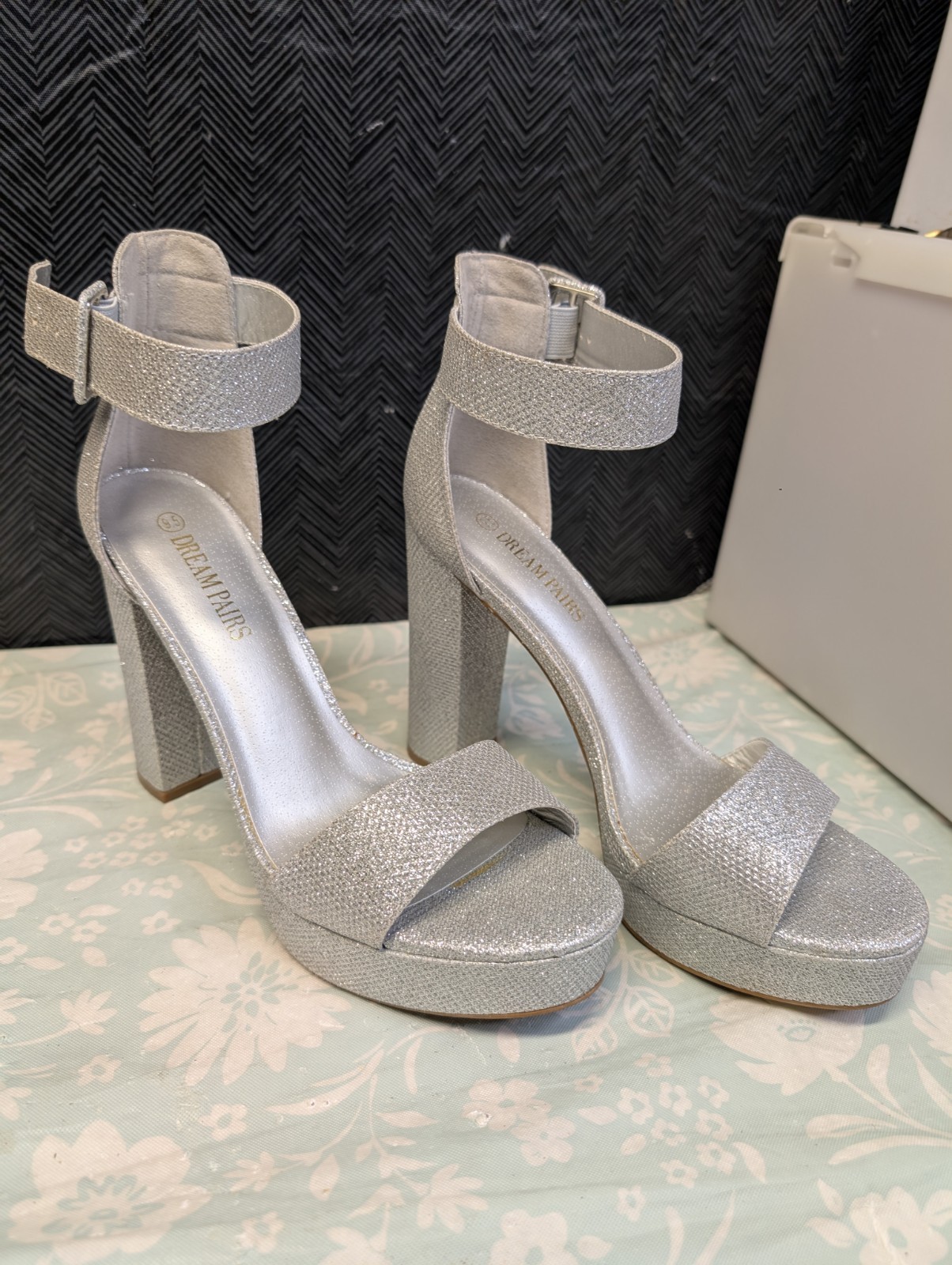 Dream Pairs Very Sparkly Silver 3″ High Heel Sandals Size 9.5 Heels 3.25″ Wide