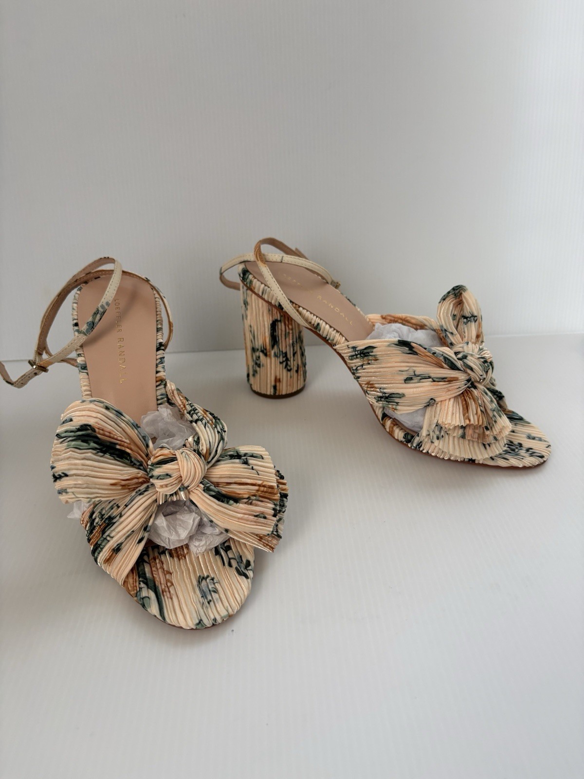 Loeffler Randall Camellia Pleated Bow Heels in Nova Floral Size 9 B