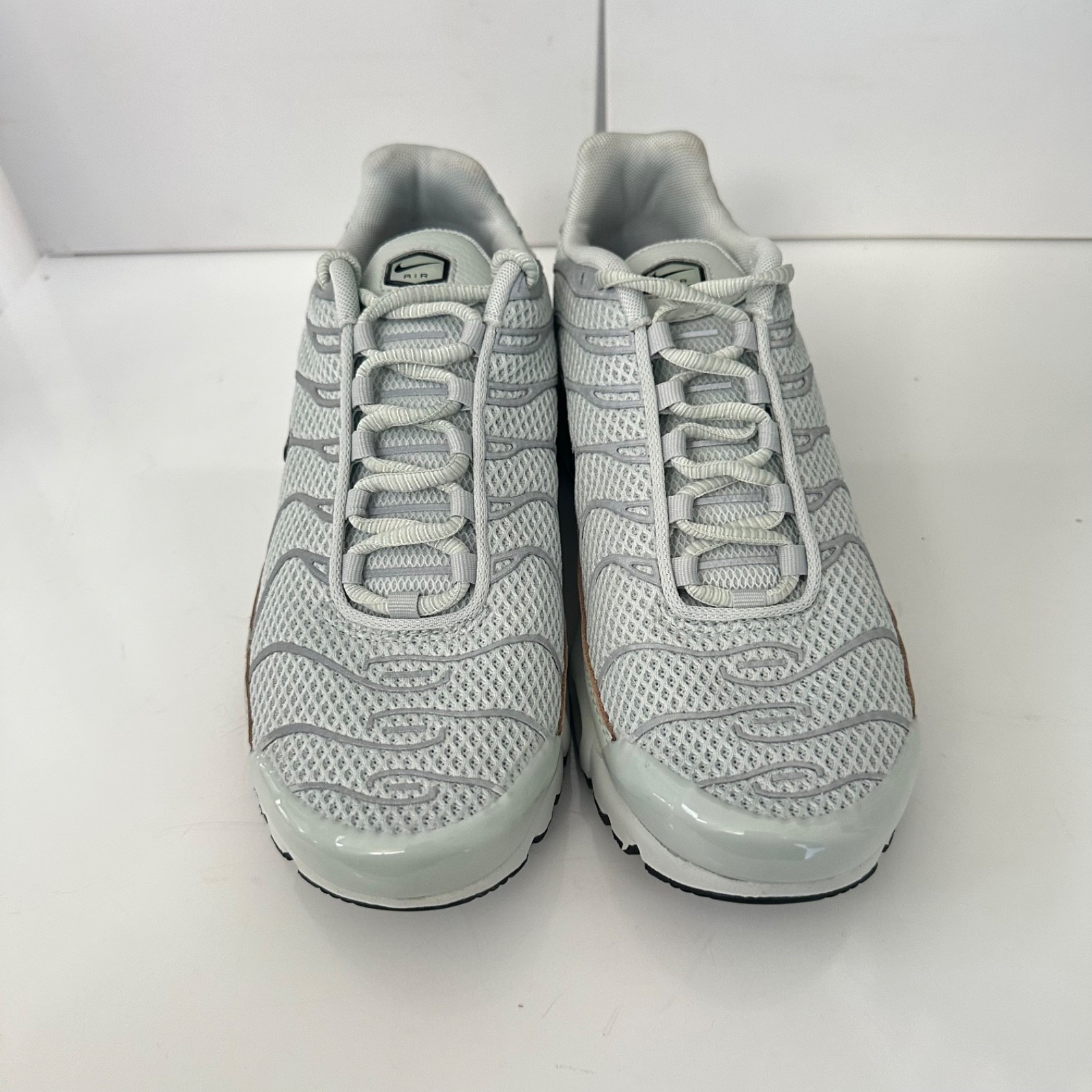 Nike Air Max Plus NBY Light Silver Chrome Womens Shoes FV8480-002 Size 8