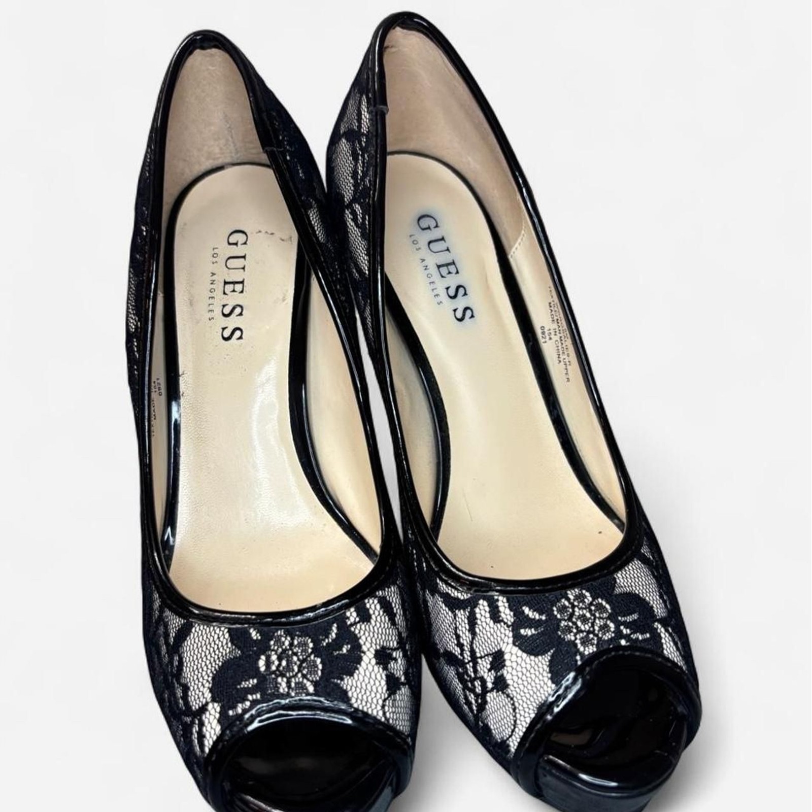 Guess Women’s Black and Blue Courts