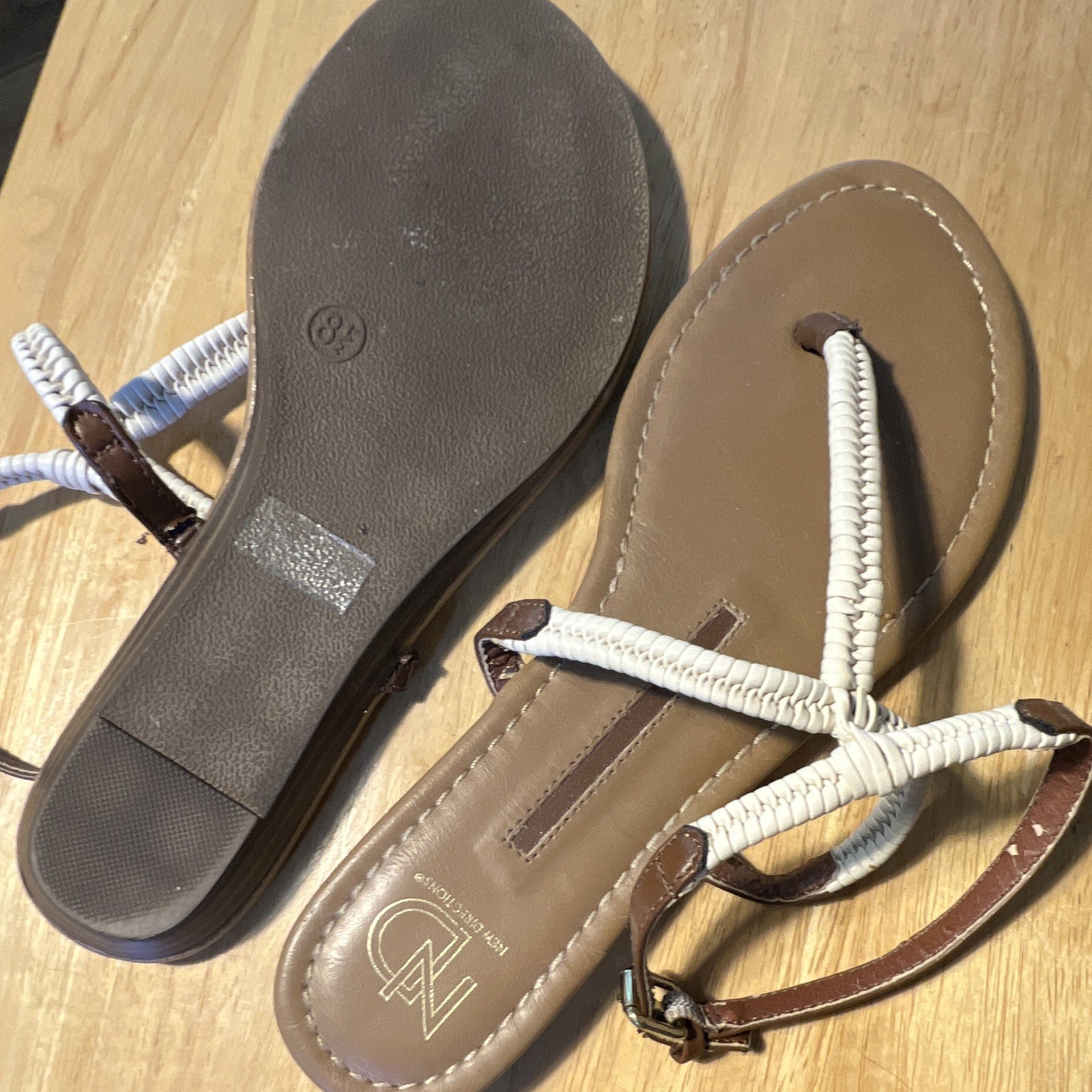 New Directions Women’s Brown/White Leather Thong Sandals Buckle Ankle Strap 8.5