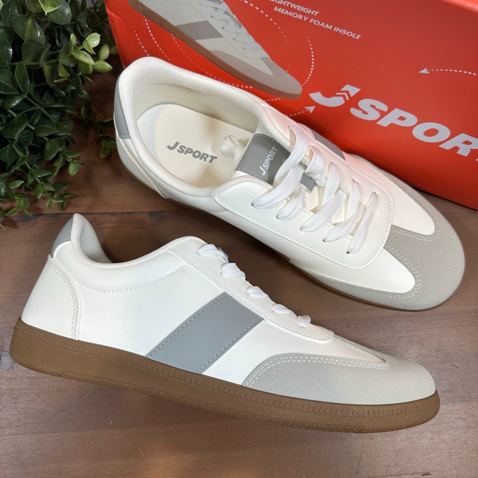 J Sport Women’s Cecily White Grey Memory Foam Sneakers Size 7
