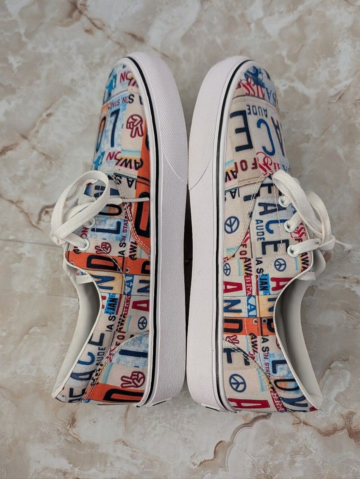 Yes We Vibe Casual Low-Top Graphic Lace-Up Sneakers – Multicolor Woman’s Sz 7