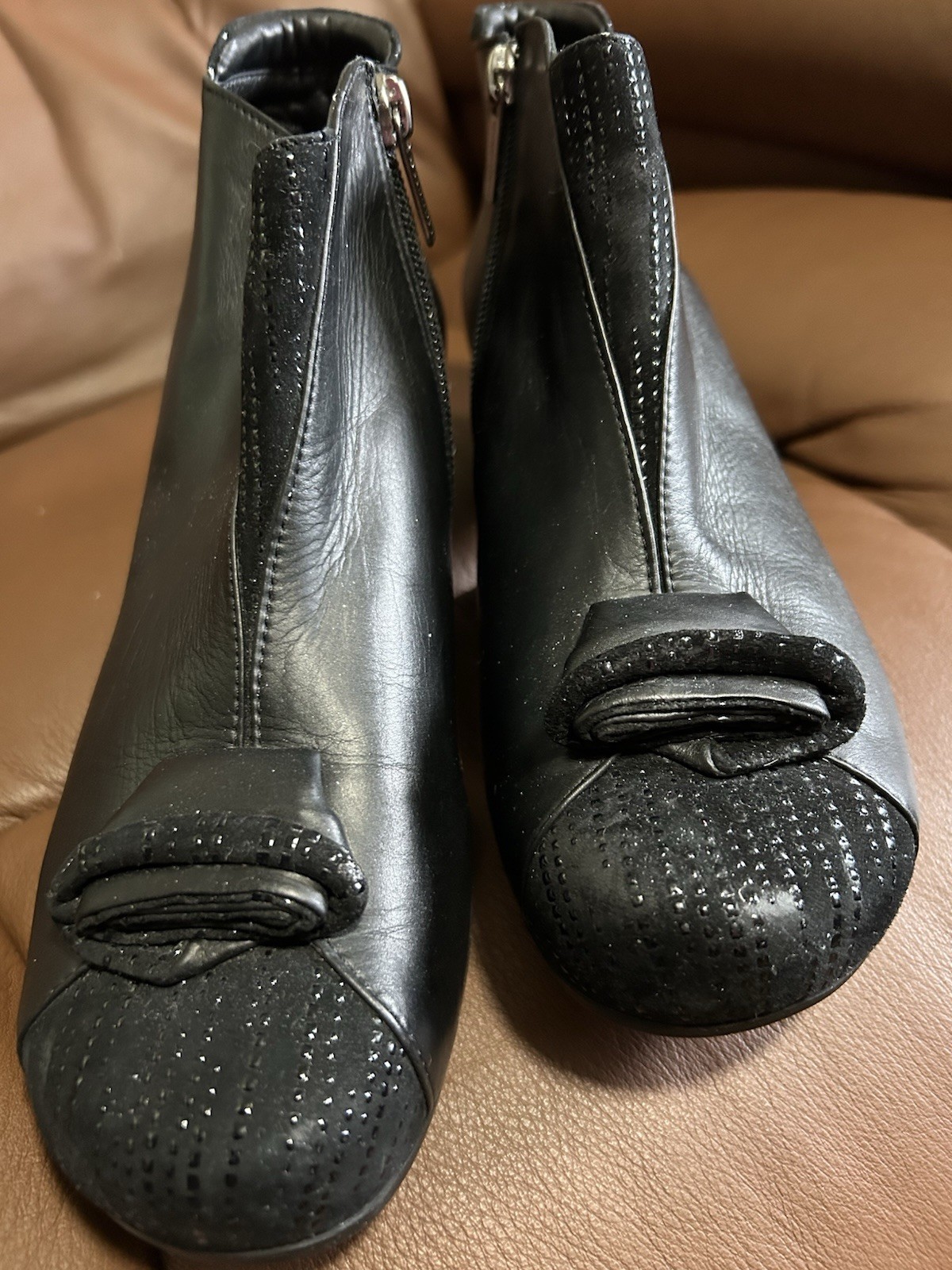 Beautifeel Black Leather Bootties 38