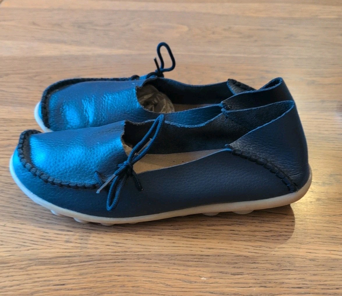 Kunsto Women’s Loafers Slip On Leather Navy Casual Comfort Shoes Sz 40 US 9 EUC