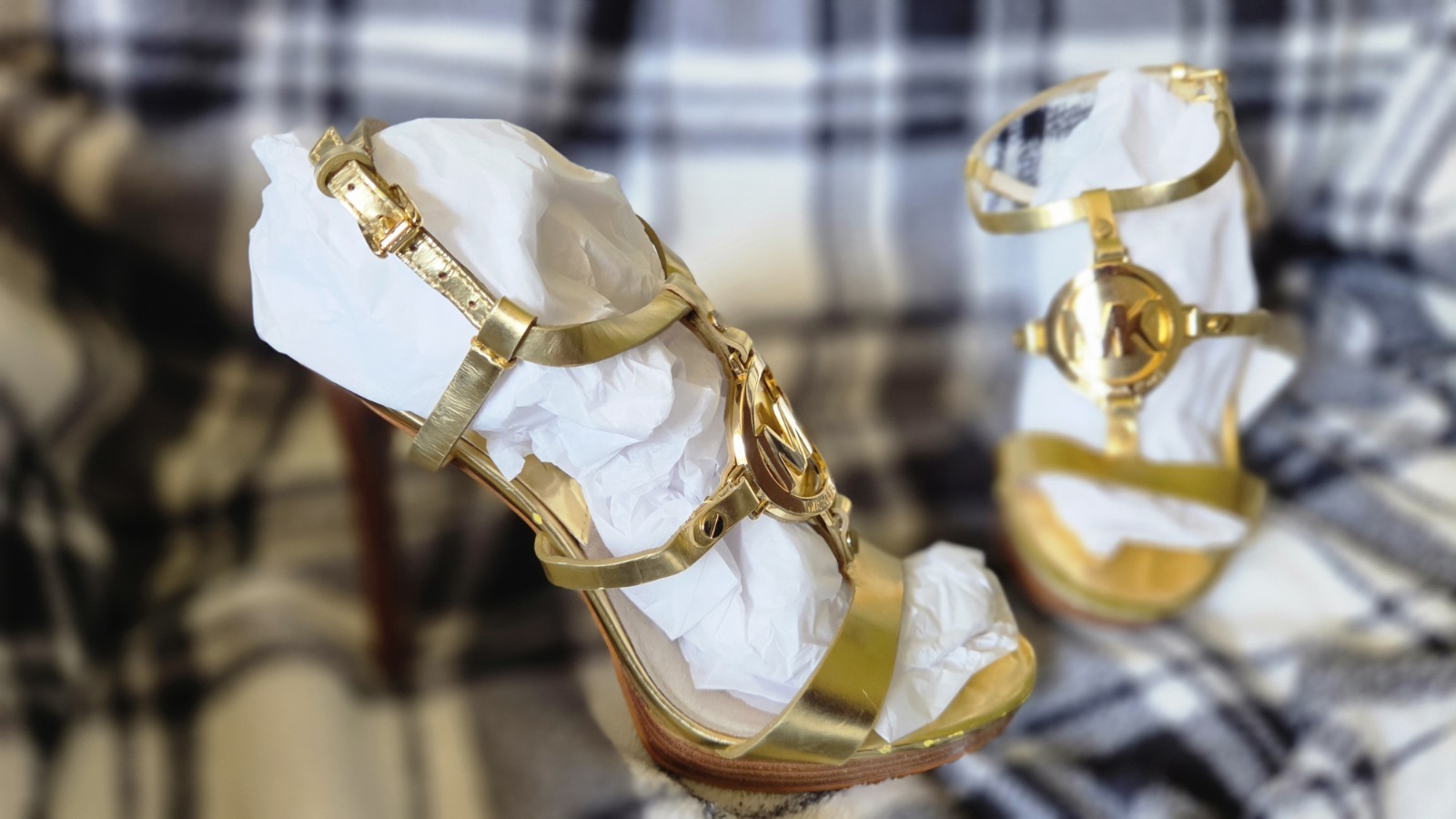 Michael Kors Gold Leather Strappy Logo Ankle Strap Open Toe 4.5″ Heels US 7