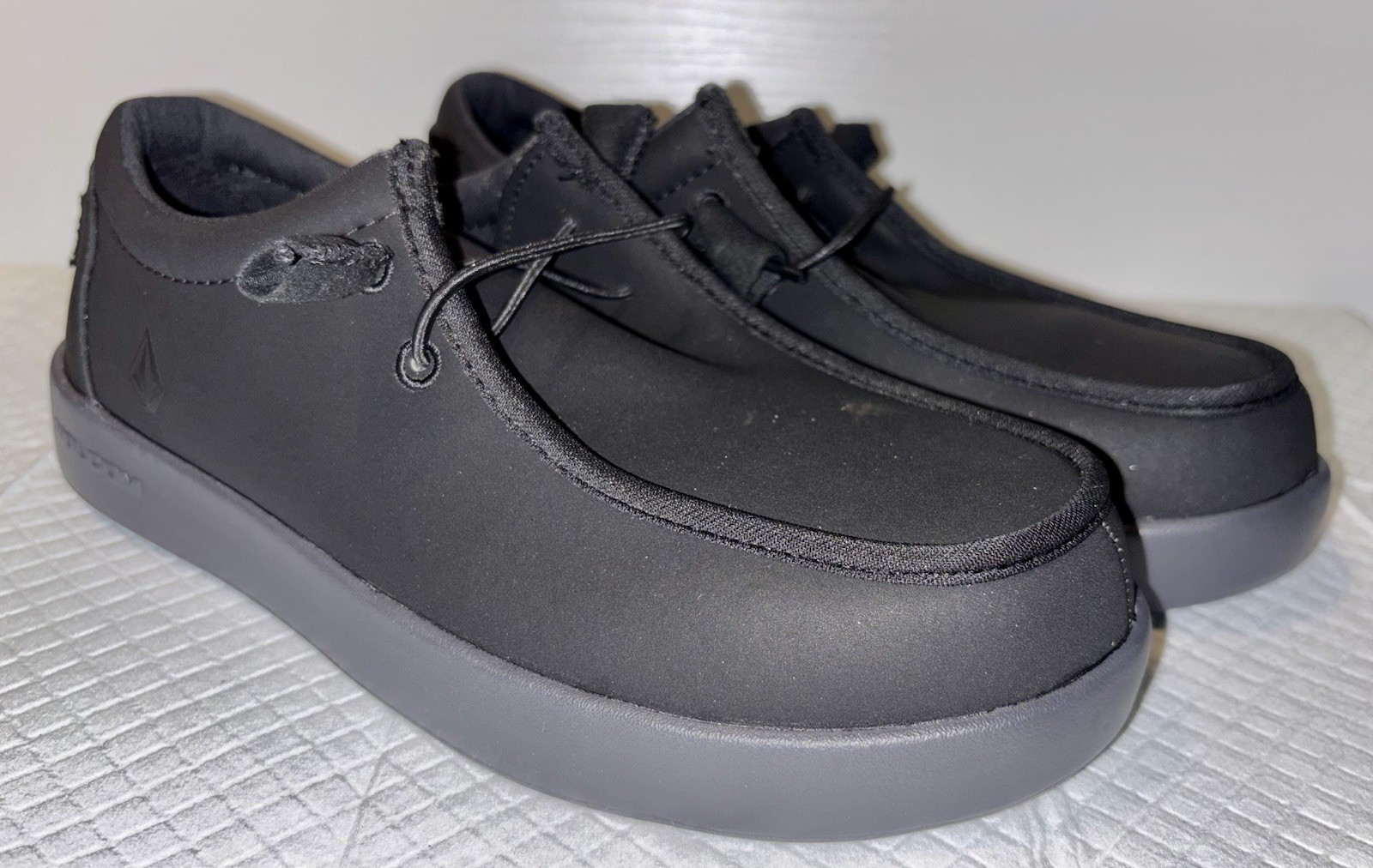 VOLCOM Workwear CHILL Casual Work Shoes Comp Toe VM30811F Womens Size 8W