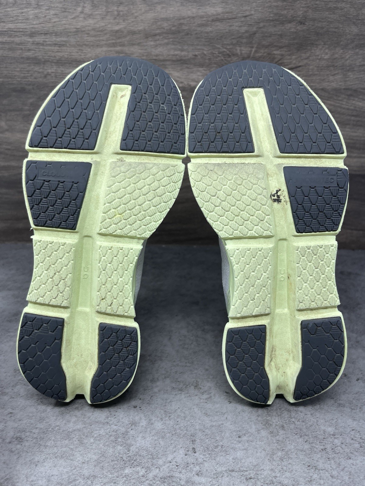 On Cloudgo Sneakers Womens Size 7.5 Green Athletic Running