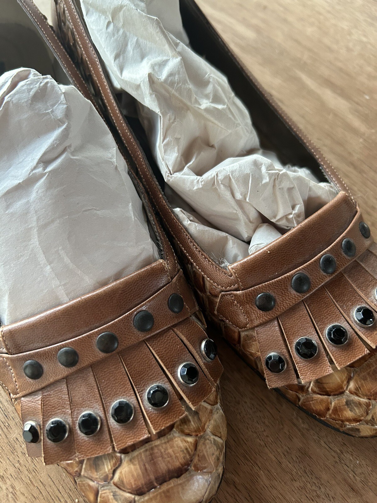 ITALIAN DESIGNER CLAUDIA CIUTI NATURAL SNAKESKINBLK JEWELS& METAL GROMETS LOAFER