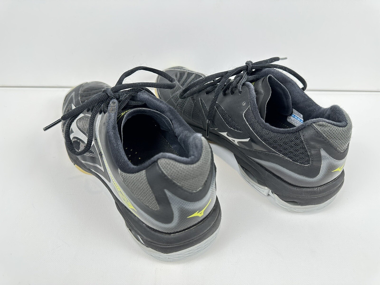 Mizuno Wave Lightning z3 Volleyball Shoes – Women’s Size US 7 – Black/Silver
