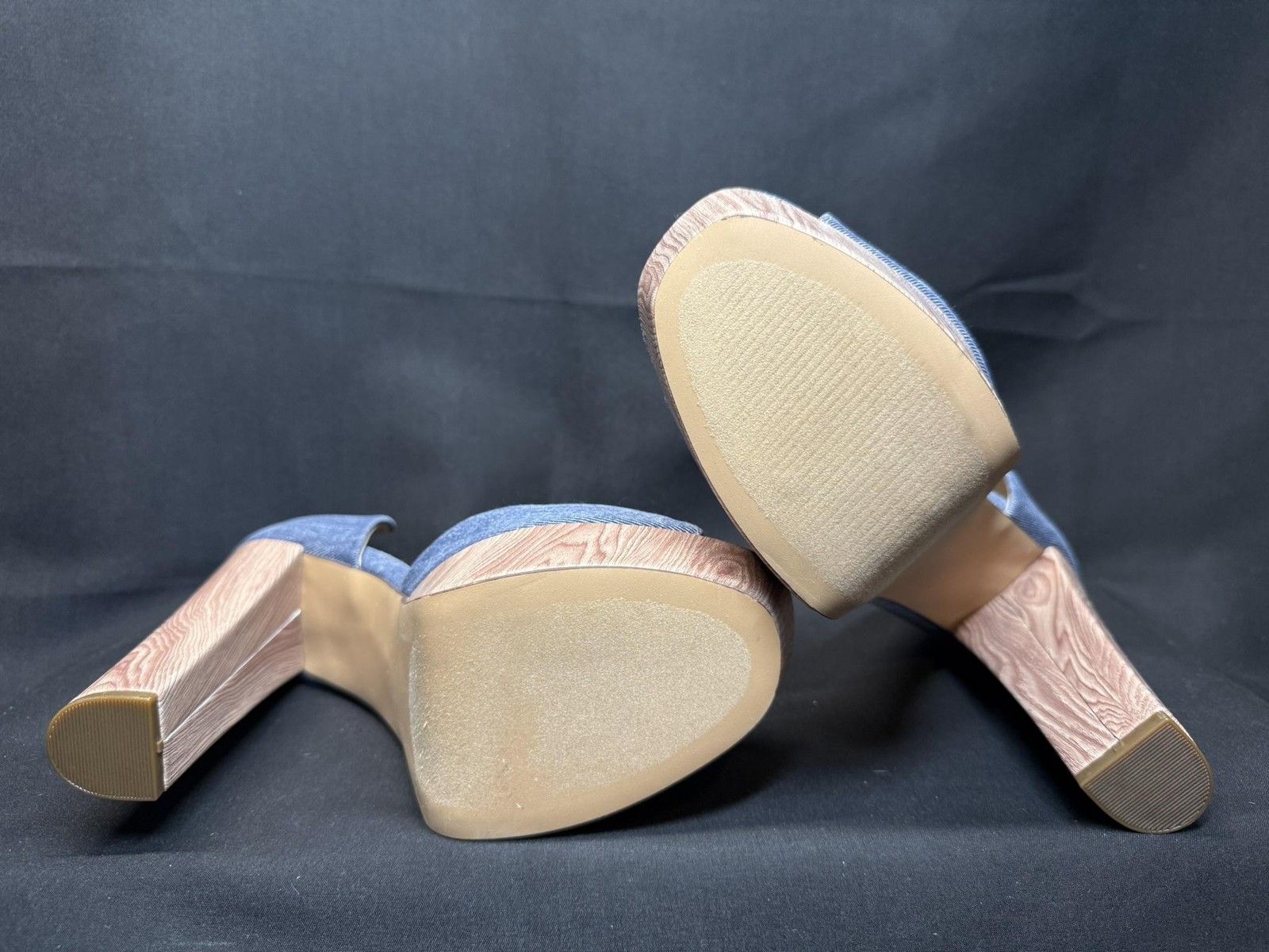 ShoeDazzle Charli Shoes Womens Size 7.5 Platform Heels Pumps Recycled Chambray