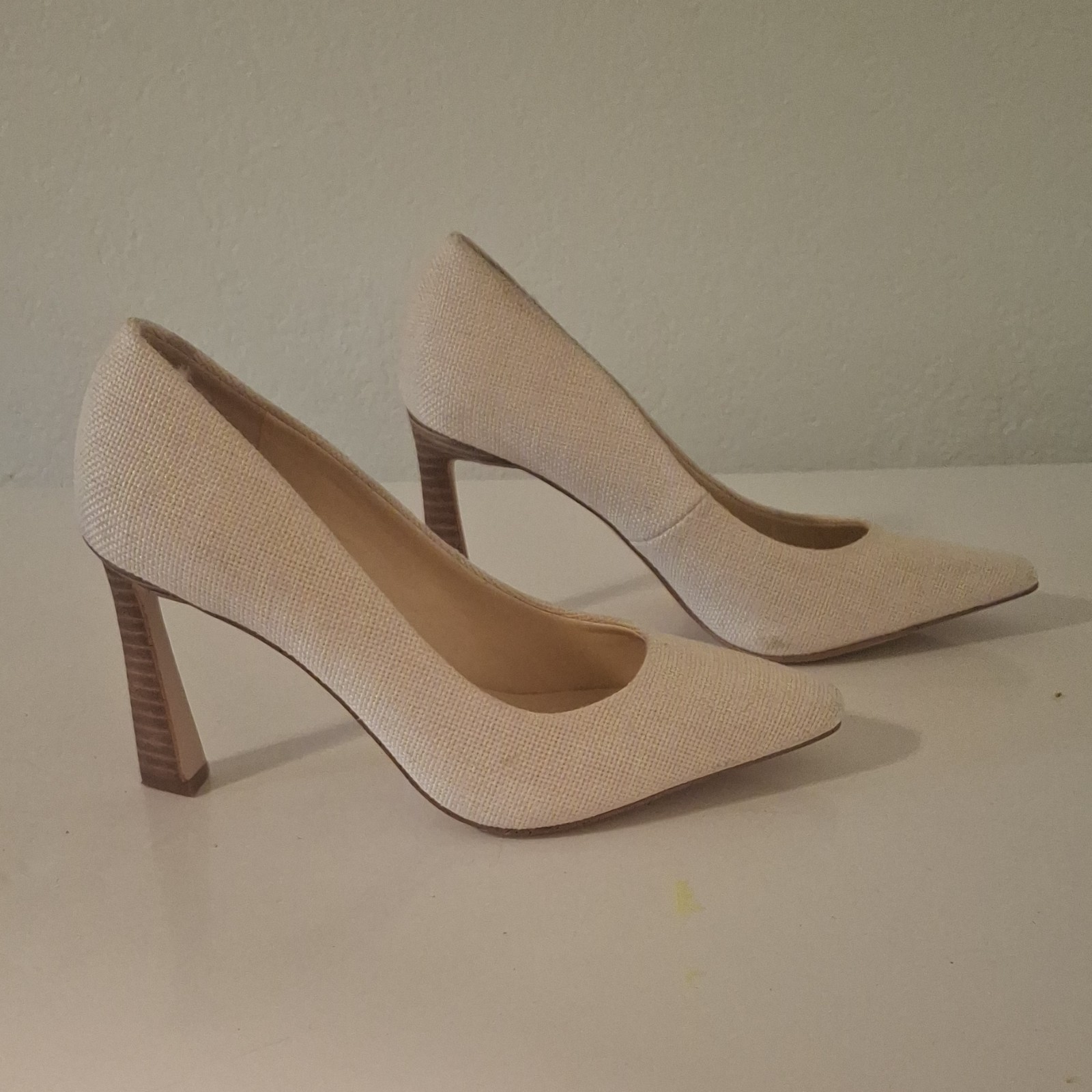 Jessica Simpson Women’s Beige Solid Pointed Toe Slip On Textile Pumps US 6