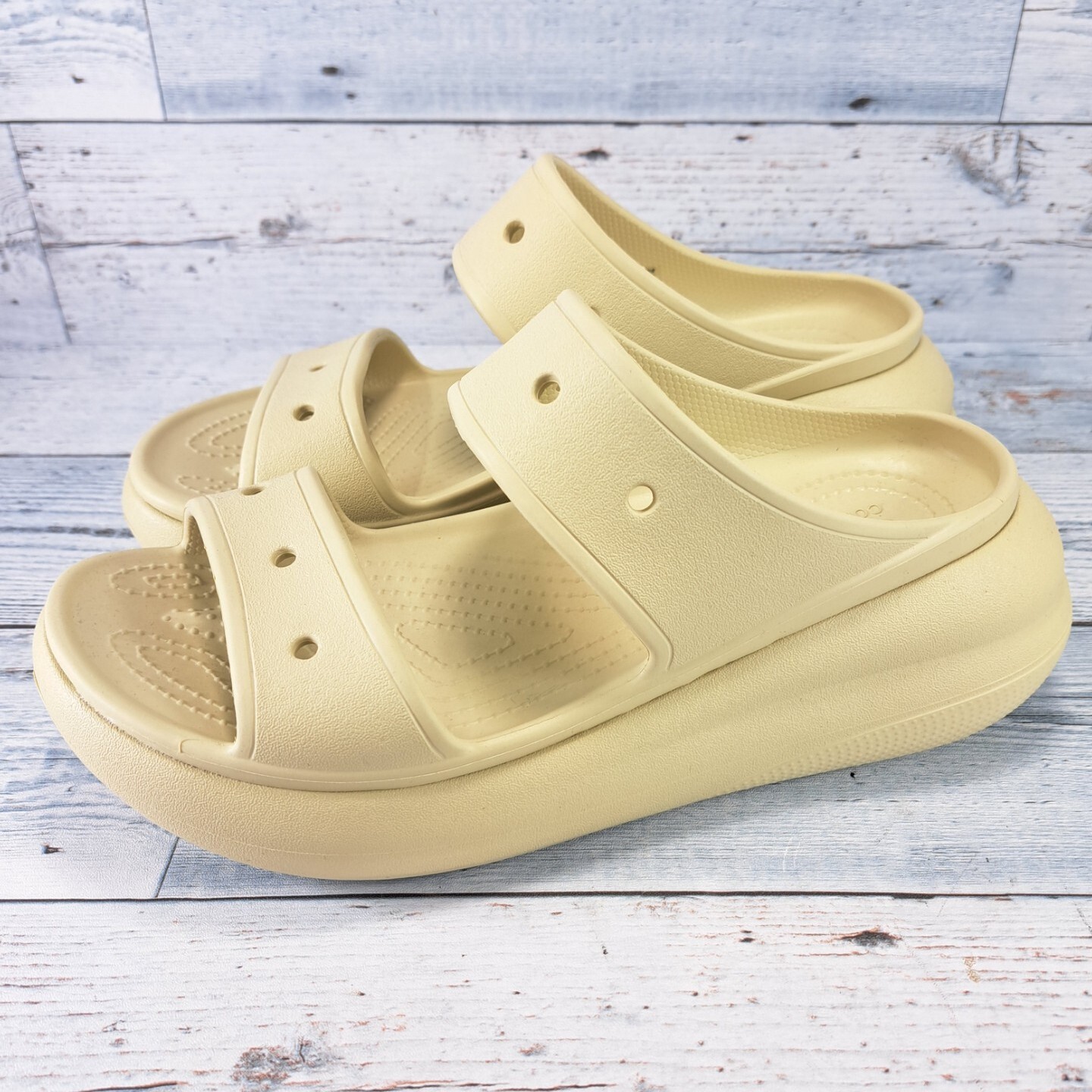 New Crocs Classic Crush Sandal Women’s 9 Mens 7 Bone/Tan