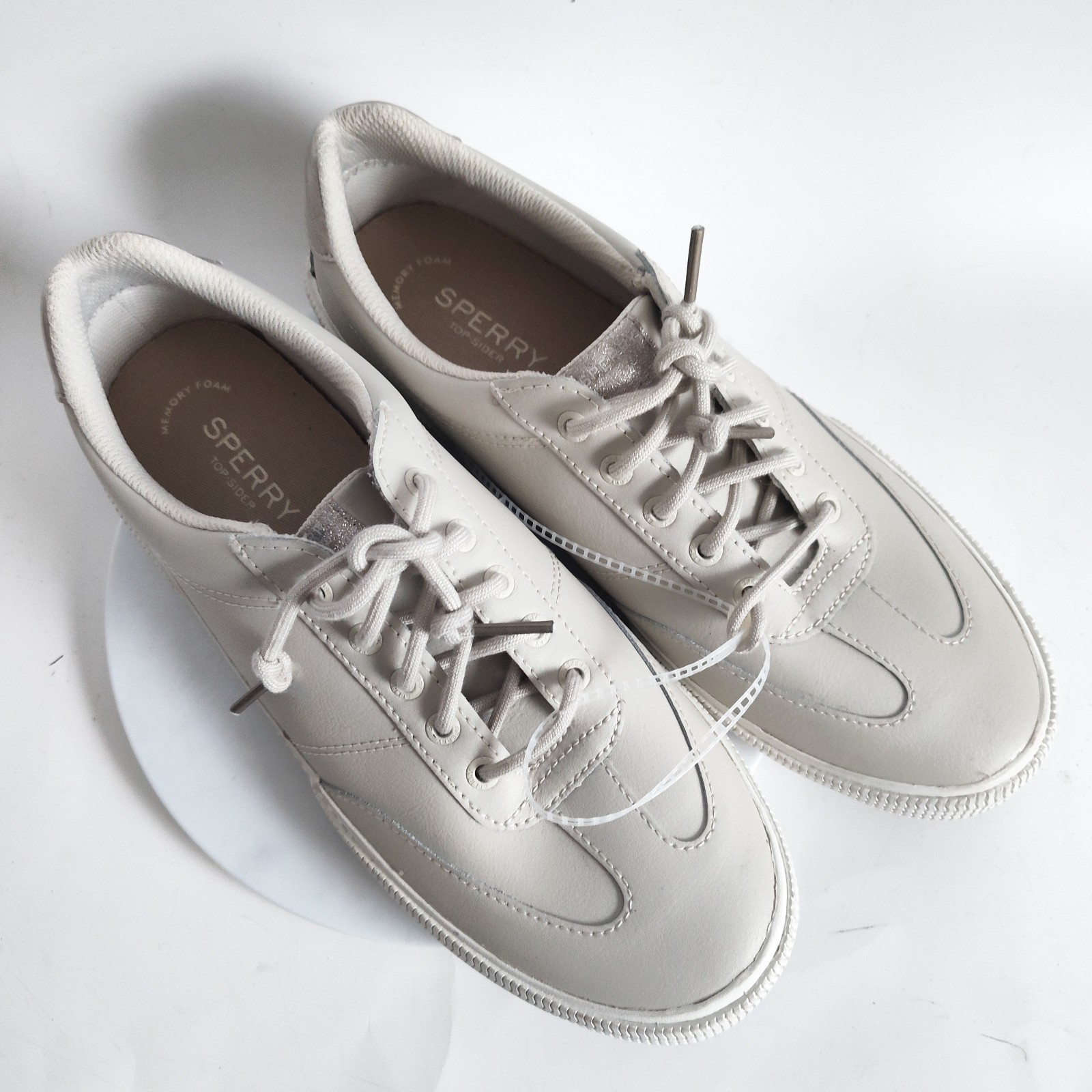 New Sperry Sneakers Size 10 Low Top Beige Preppy Leather Lace Up Casual Travel