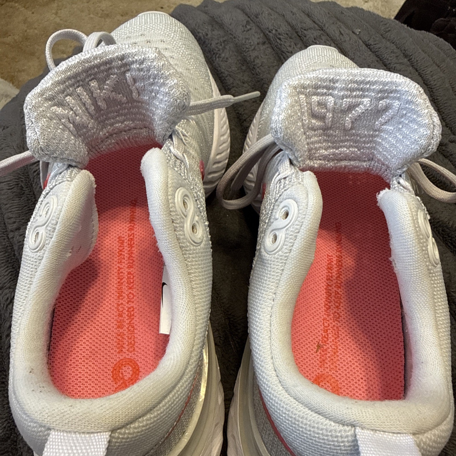 Nike React Infinity Run Flyknit 2 Shoes Platinum CT2423 004 WOMENS Sz 7