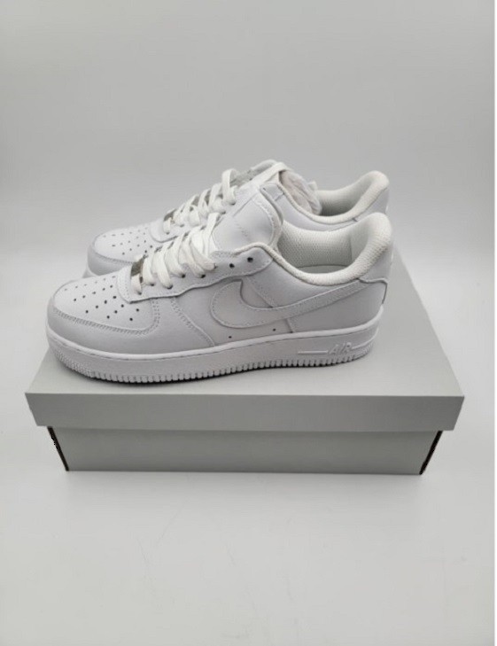 Size 8.5 – Nike Air Force 1 Low ’07 White BRAND NEW Women’s