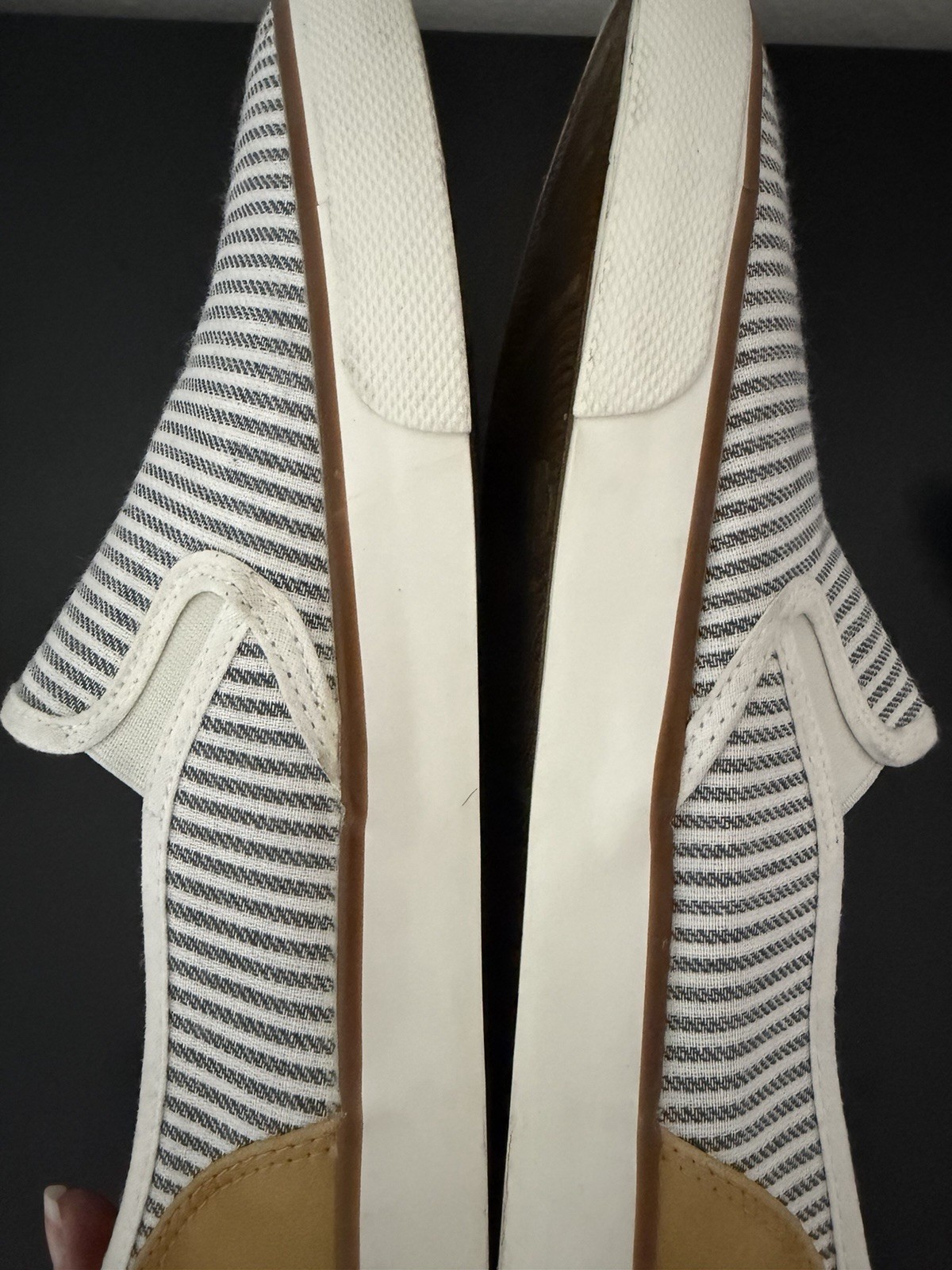 Tommy Bahama Women’s Striped Slip On Sneakers Casual Size 8.5 Brown White Blue