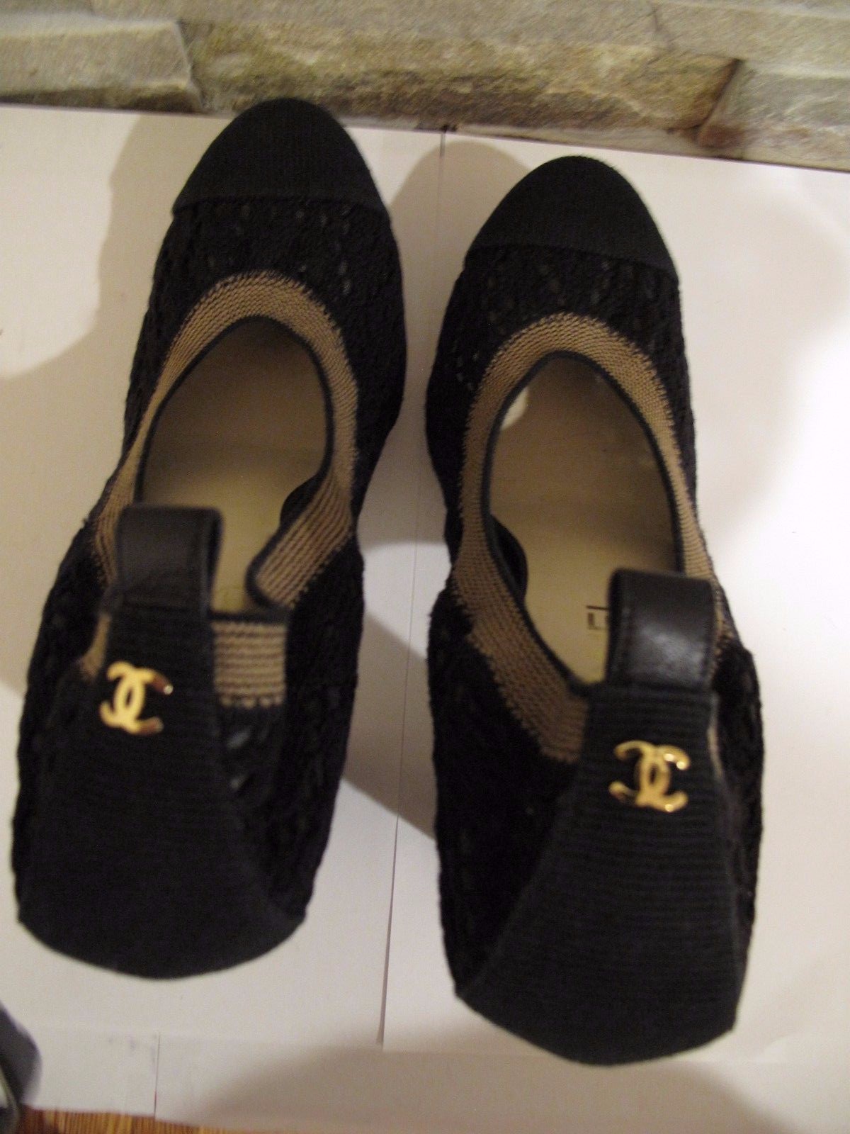NIB! CHANEL BLACK CAP TOE CC LOGO CROCHET LACE KNIT PUMPS Sz 40, US 9.5