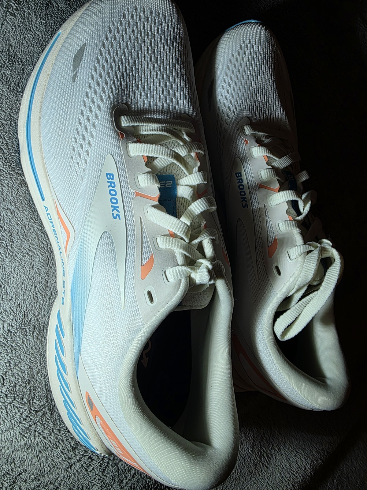 Brooks Adrenaline GTS Women’s Mesh Lace-Up Low Top Sneakers White/Blue/Orange