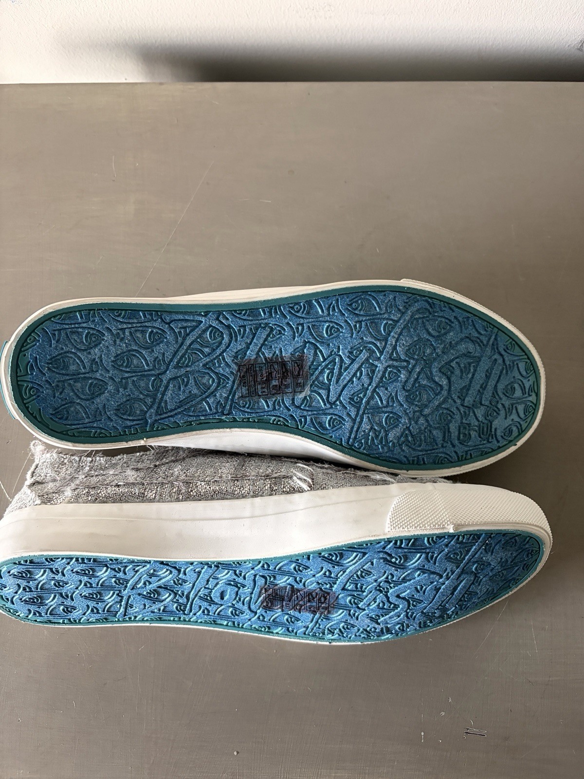 Blowfish Malibu Women’s Light Grey Hipster Silver US 8.5 Slip on Frayed Edge