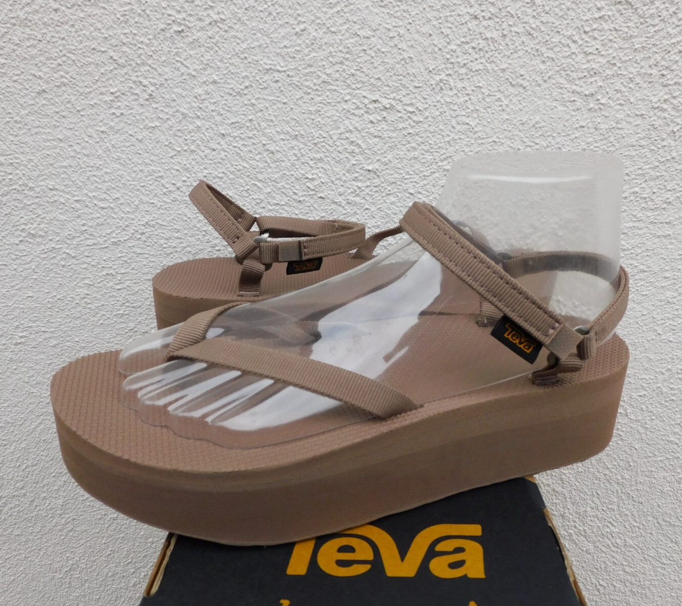TEVA CARIBOU FLATFORM SLIM 2″ PLATFORM SANDALS, WOMEN US 6/ EUR 37 ~NIB