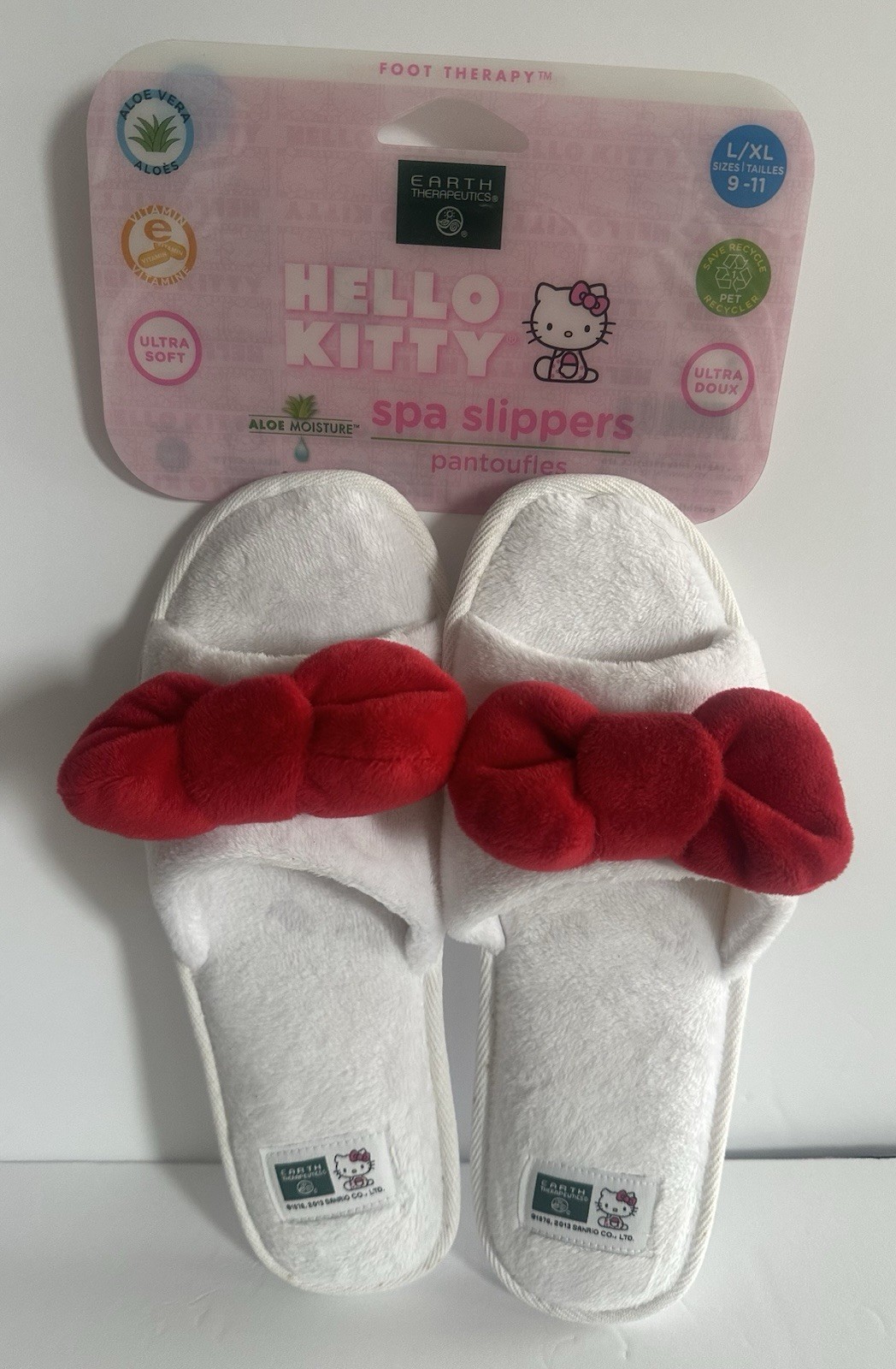 Earth Therapeutics Hello Kitty Spa Slippers L/XL 9-11 New With Tags