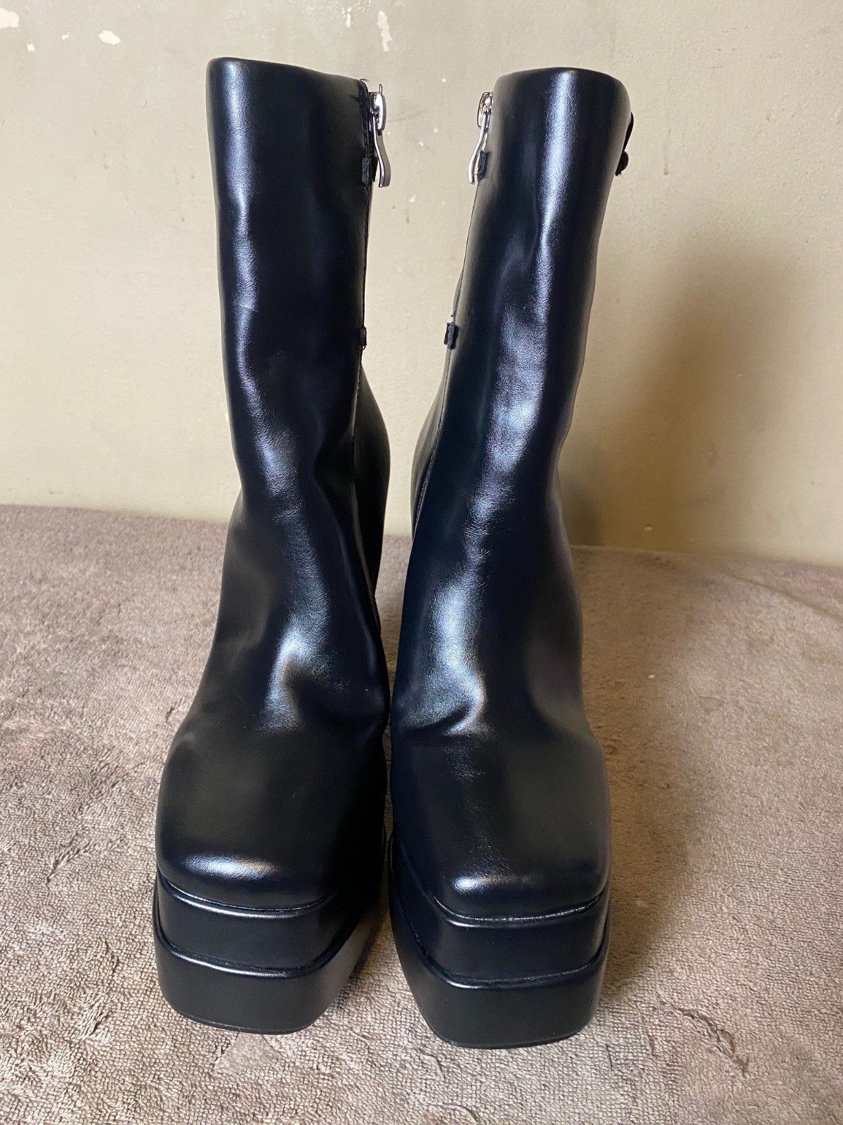 KILLSTAR Gloomed and Doomed boots Woman’s SZ 8 (No chains)