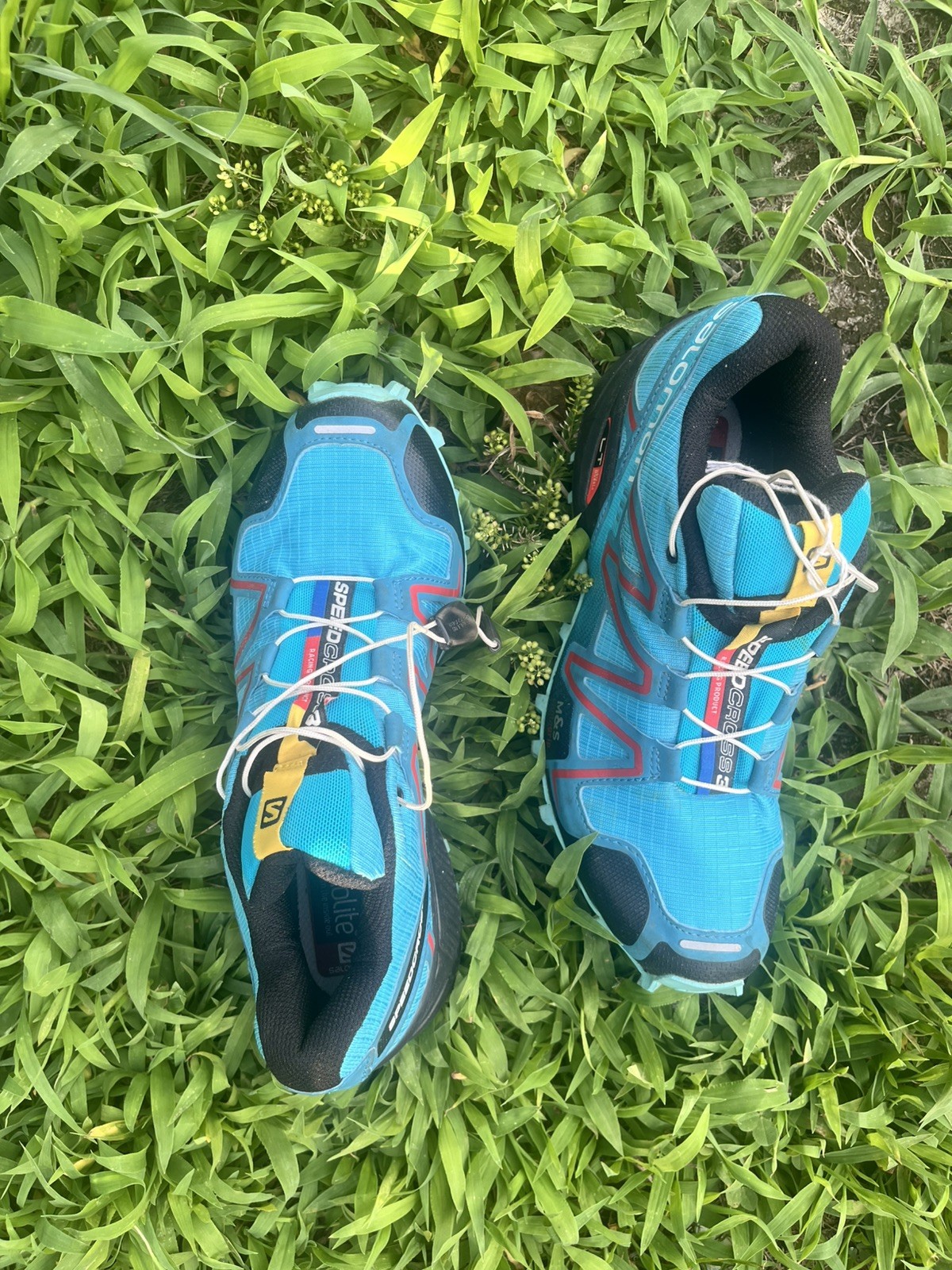 Solomon Blue Runing Shoes Women’s 6 Pull Tab Hiking
