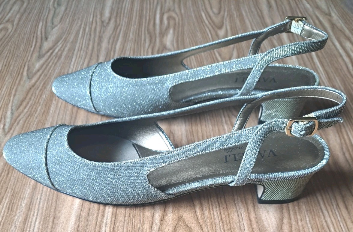 VANELi Di Notte Aliz Slingback Pumps Metallic Silver Cap Toe 7.5N Italy Preppy