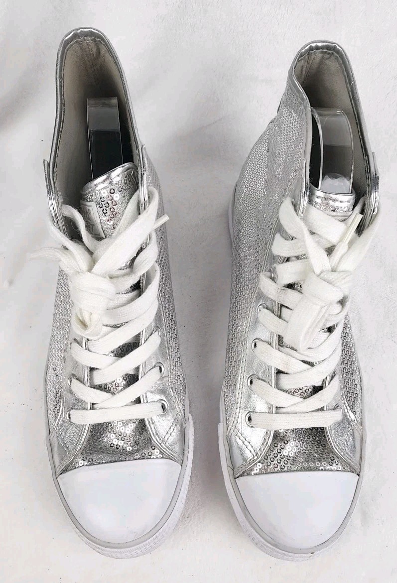 Gotta Flurt Silver Sequin/ White Women’s High Top Shoes 11 Destiny