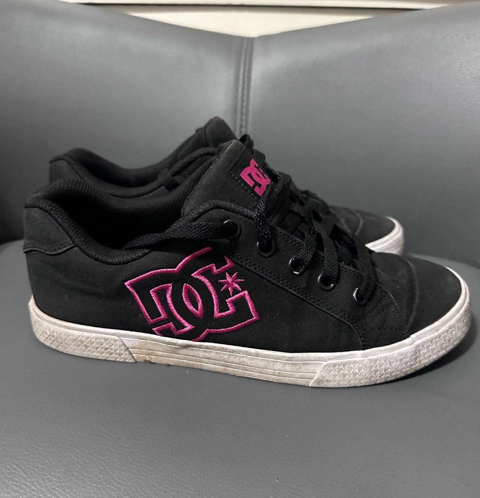 Y2K DC Shoes Women’s Chelsea TX Skate Shoes Black/Pink Grunge Streetwear size 9
