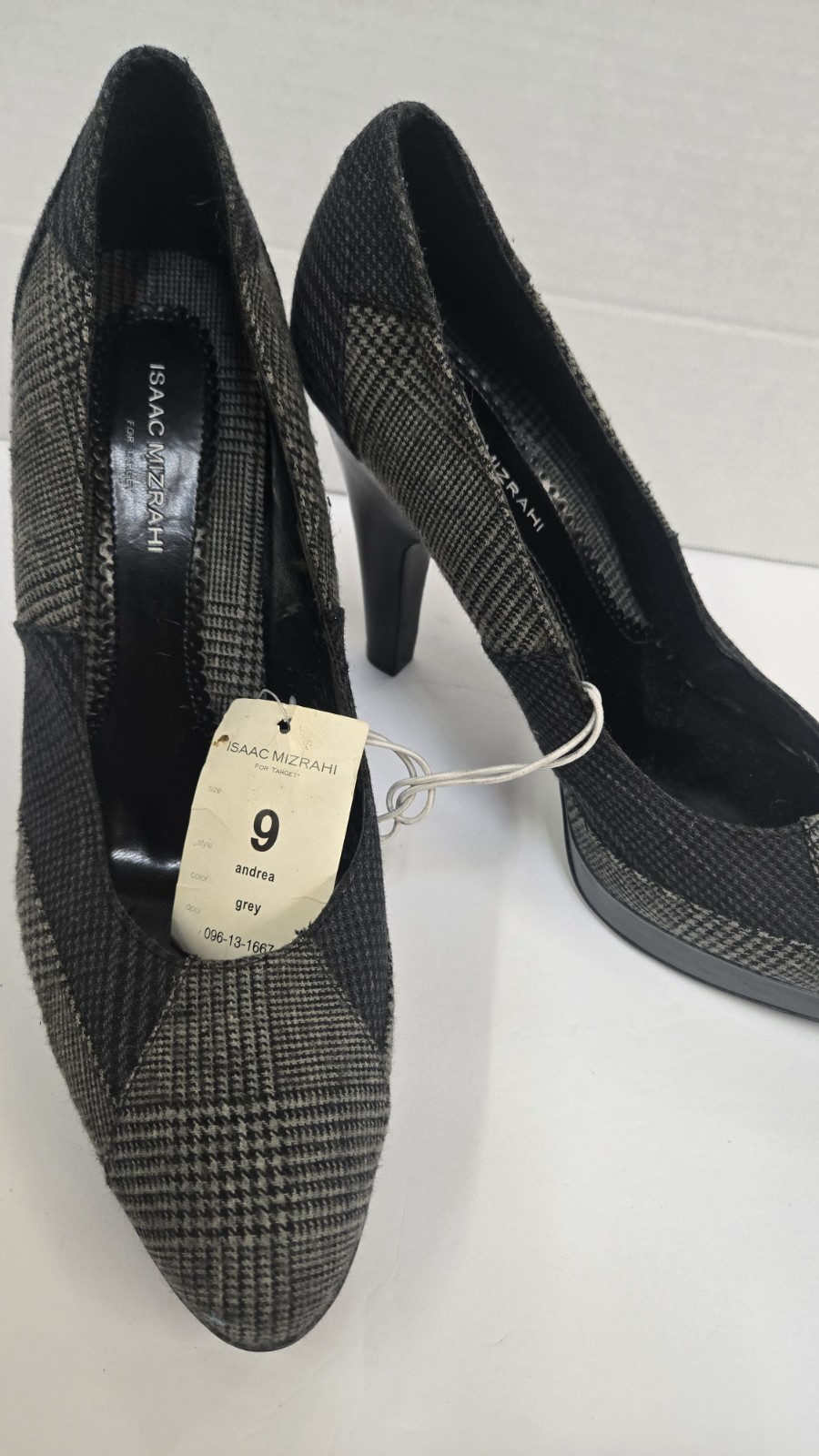 NWT Isaac Mizrahi for Target Andrea Plaid Platform Pumps Grey Black Heels Size 9