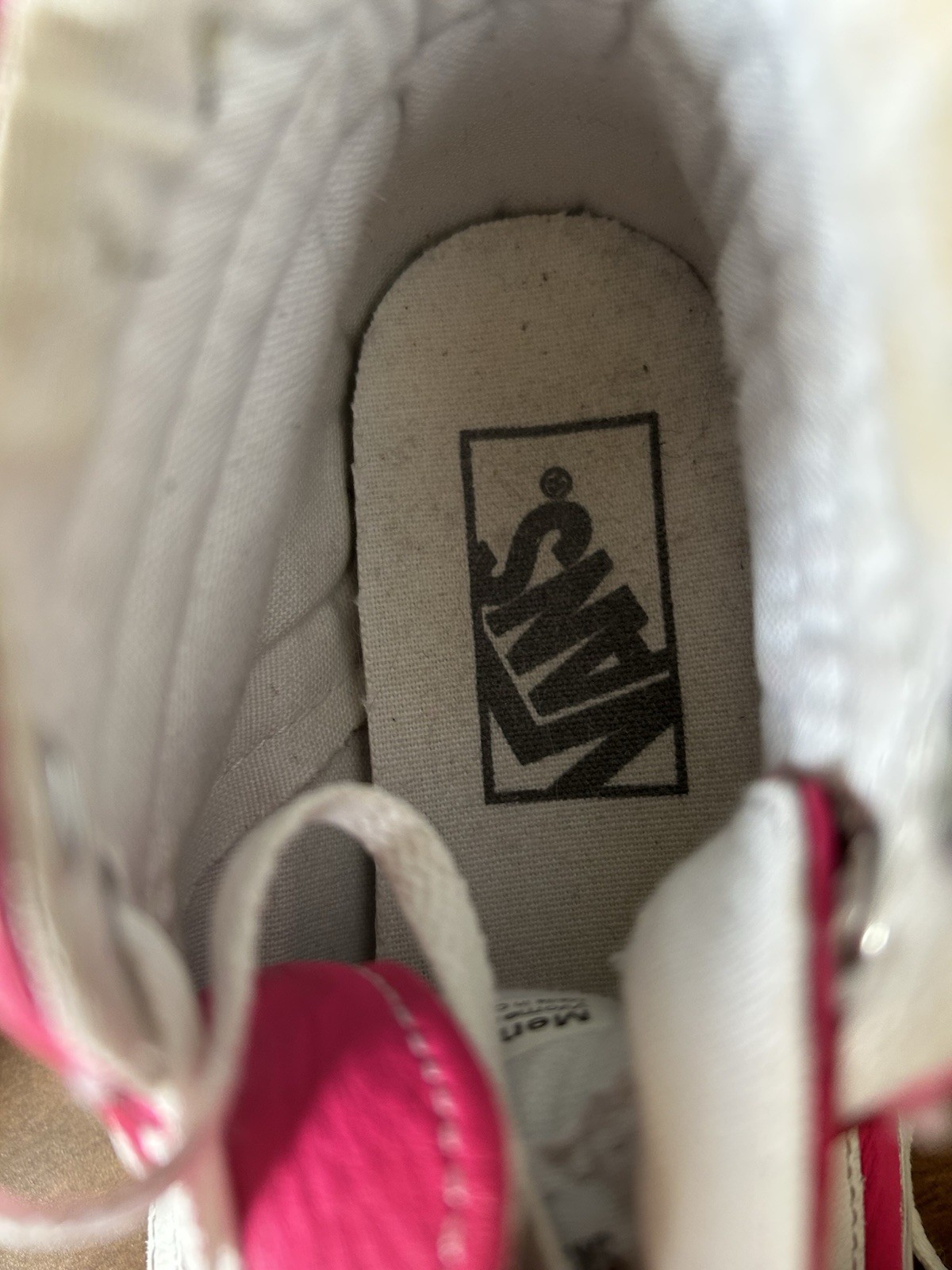 Vans Sk8-Hi Hot Pink Leather High-Tops – Women’s 5 / Men’s 3.5
