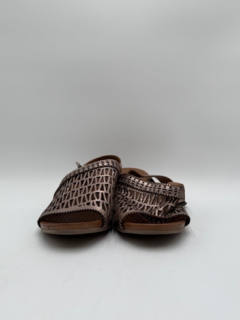 Bueno LIA BEIGE MET Women’s NEW Sandal Beige Multiple Sizes