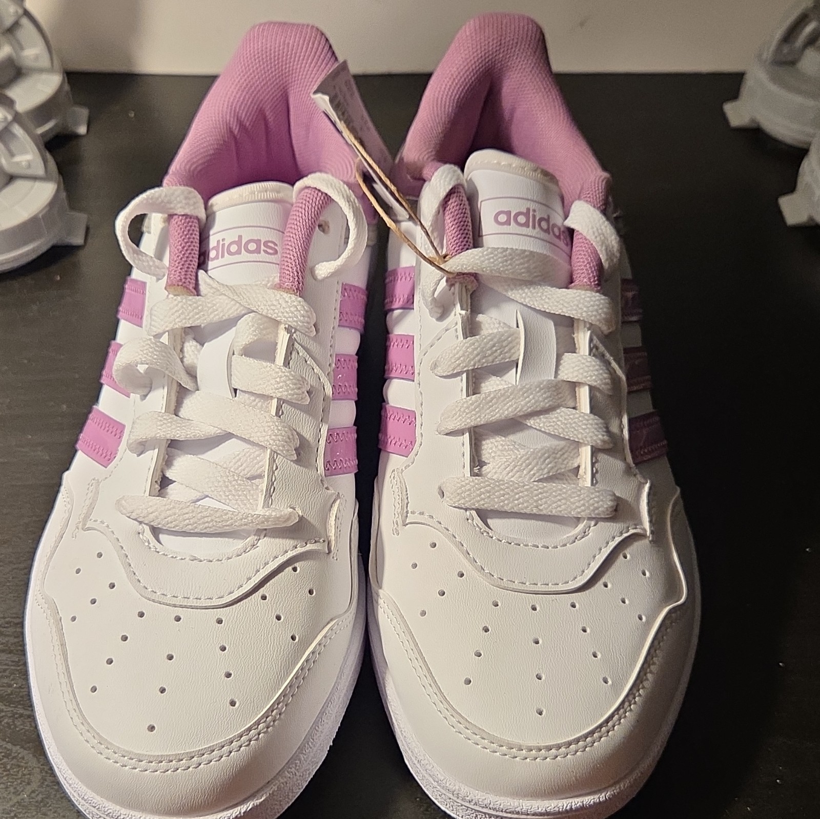 adidas Hoops 4.0 W Women’s White/Pink Low Top Lace-Up Sneakers JR6713