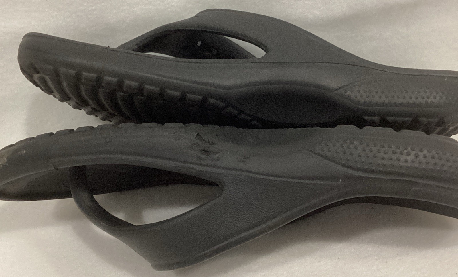 Crocs Baya Flip Flop Sandals Black Thong Slip On Spell Out Mens 5 Womens 7