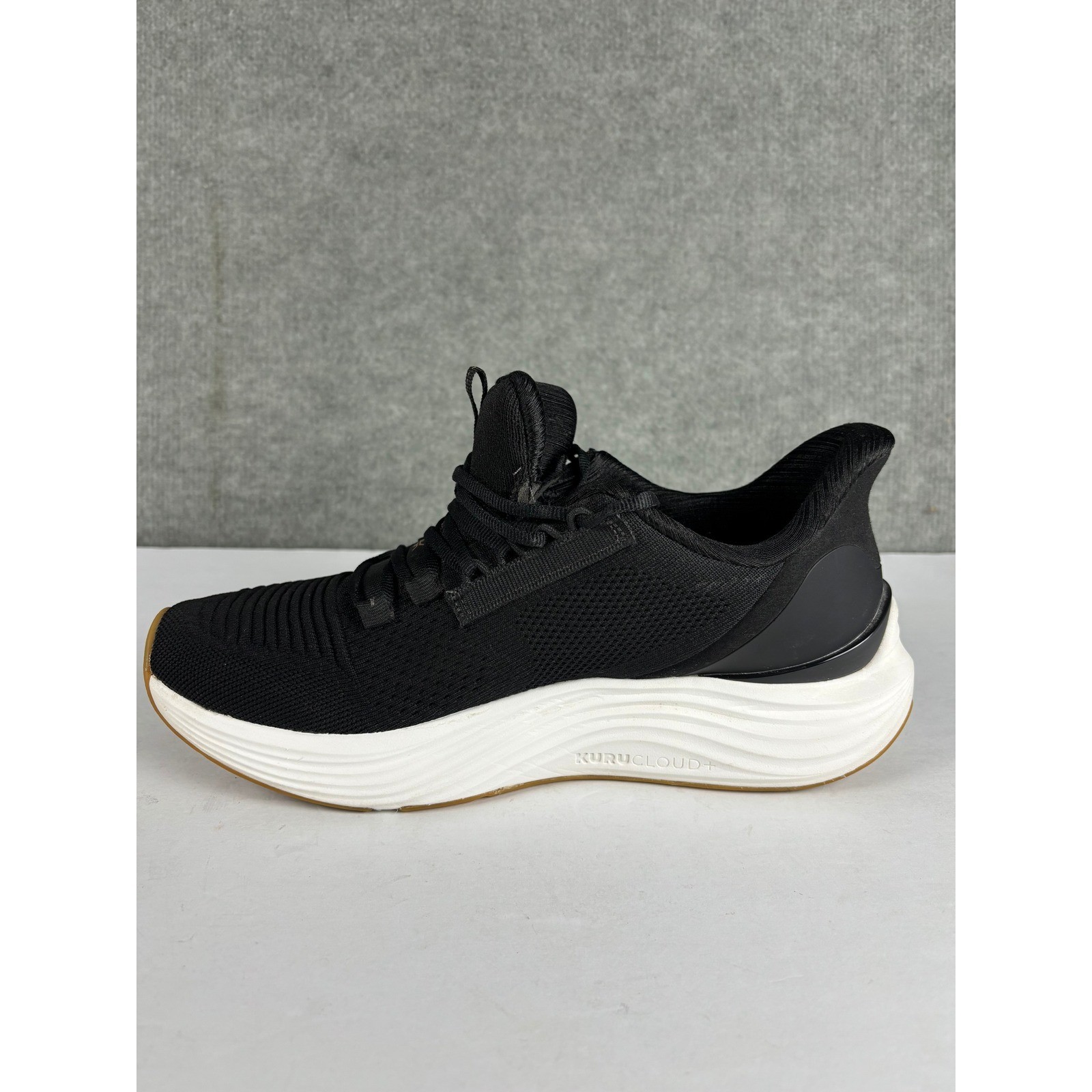 Kuru Atom 2 Athletic Walking Shoe Wide Width Size 9 Black Gum Sole