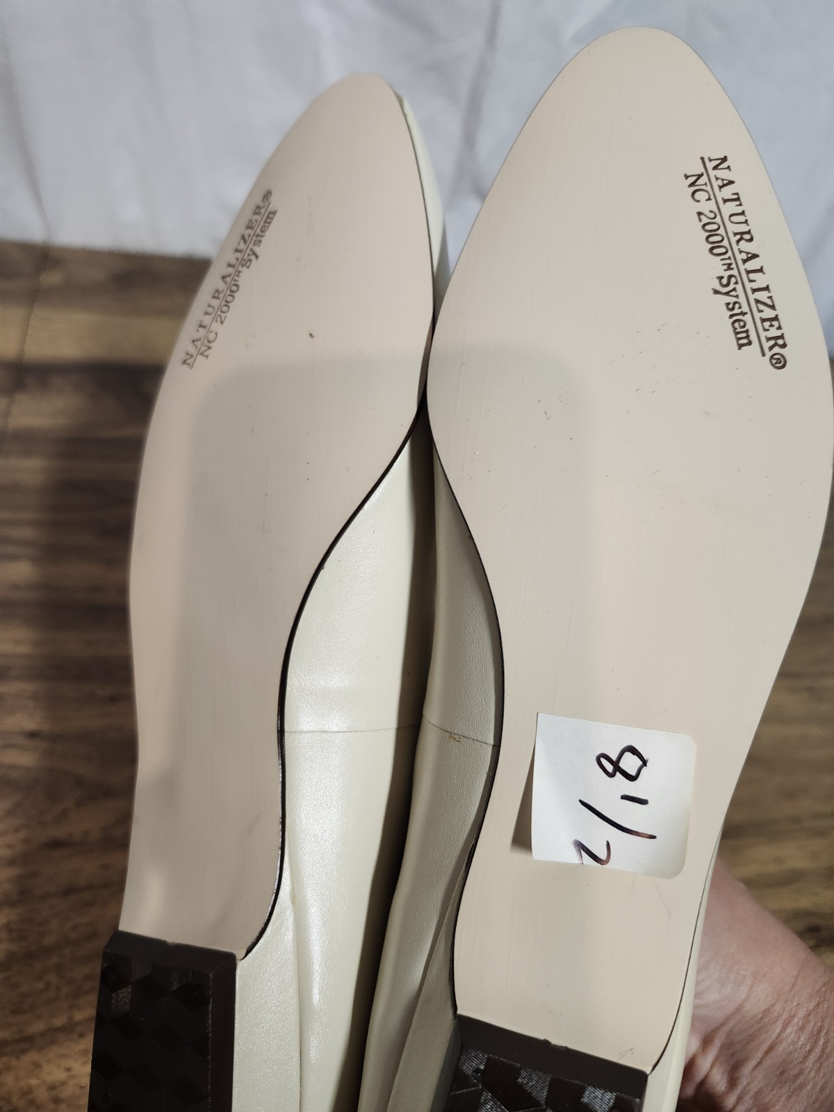 naturalizer Nude Tan Flats Nwob Soze 8 1/2 AAA 8.5 AAA