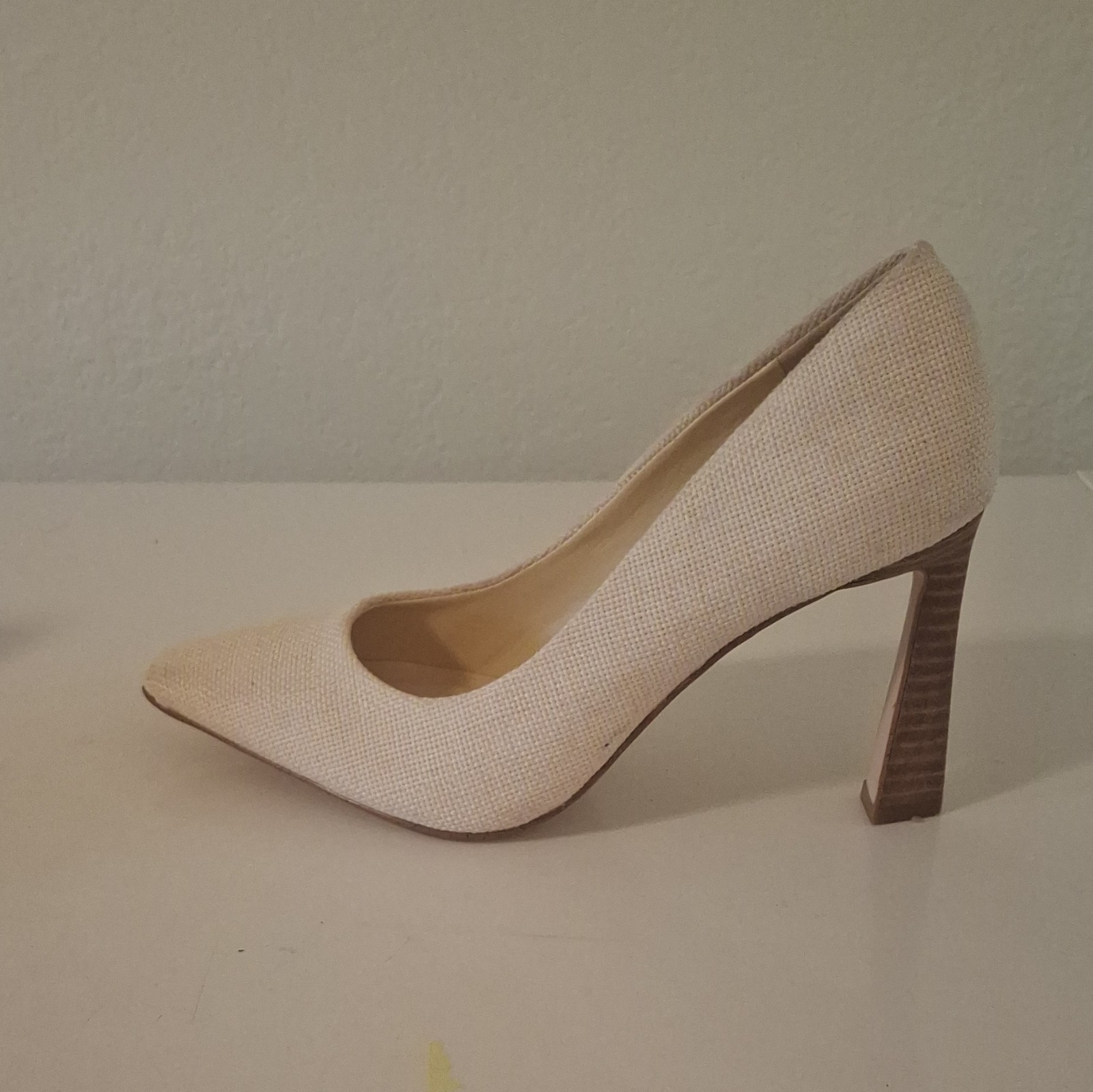 Jessica Simpson Women’s Beige Solid Pointed Toe Slip On Textile Pumps US 6