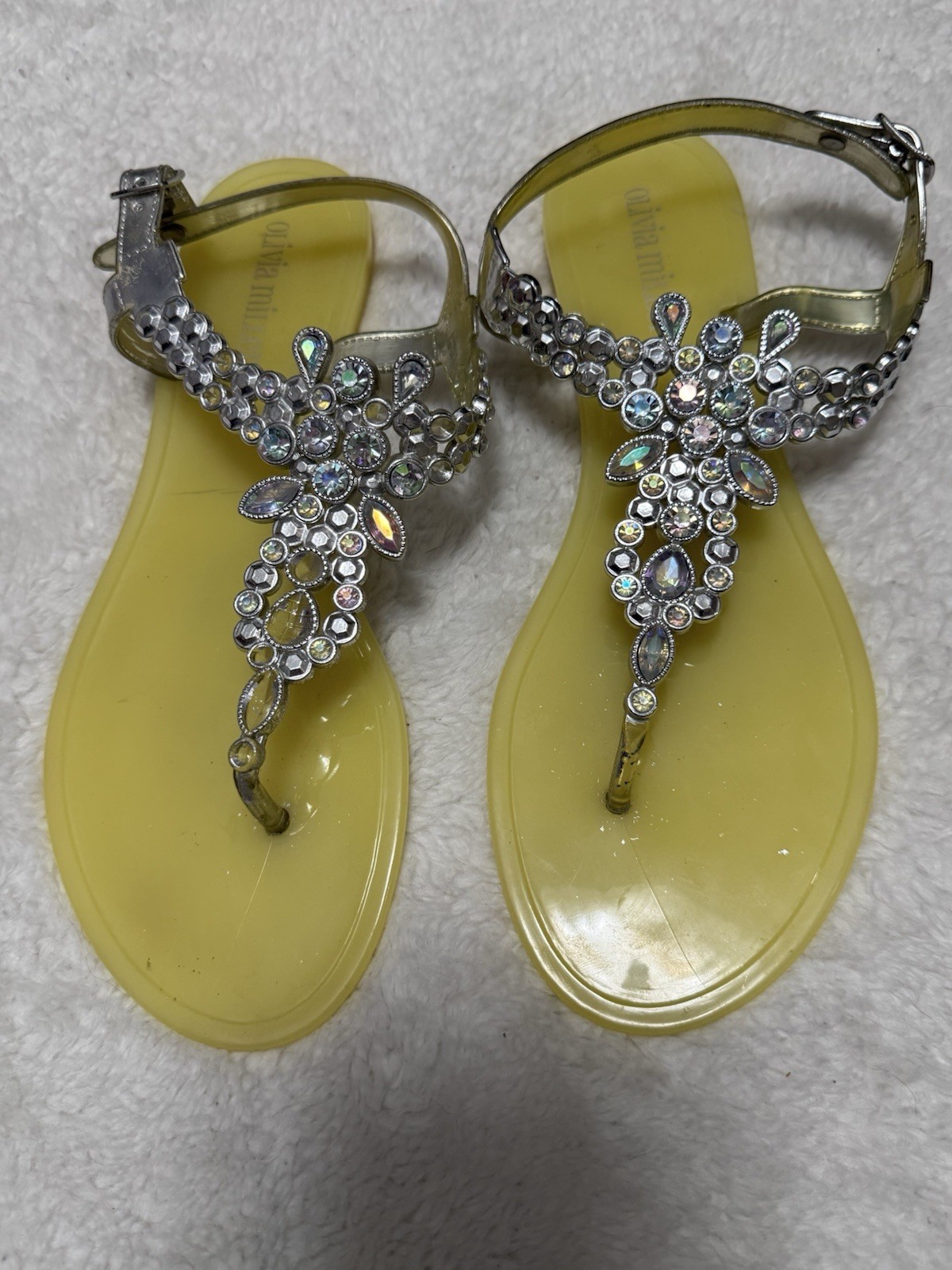 EUC Olivia Miller Rhinestone Yellow Thong Jelly Euro Summer Glam Resort Y2K 9