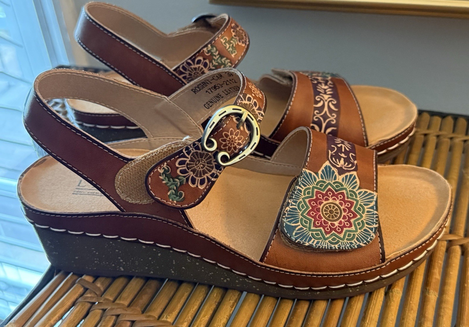 WOMEN’S L’Artiste Spring Step CAMEL Leather Wedge Sandals Roshni SIZE 39 US 8.5