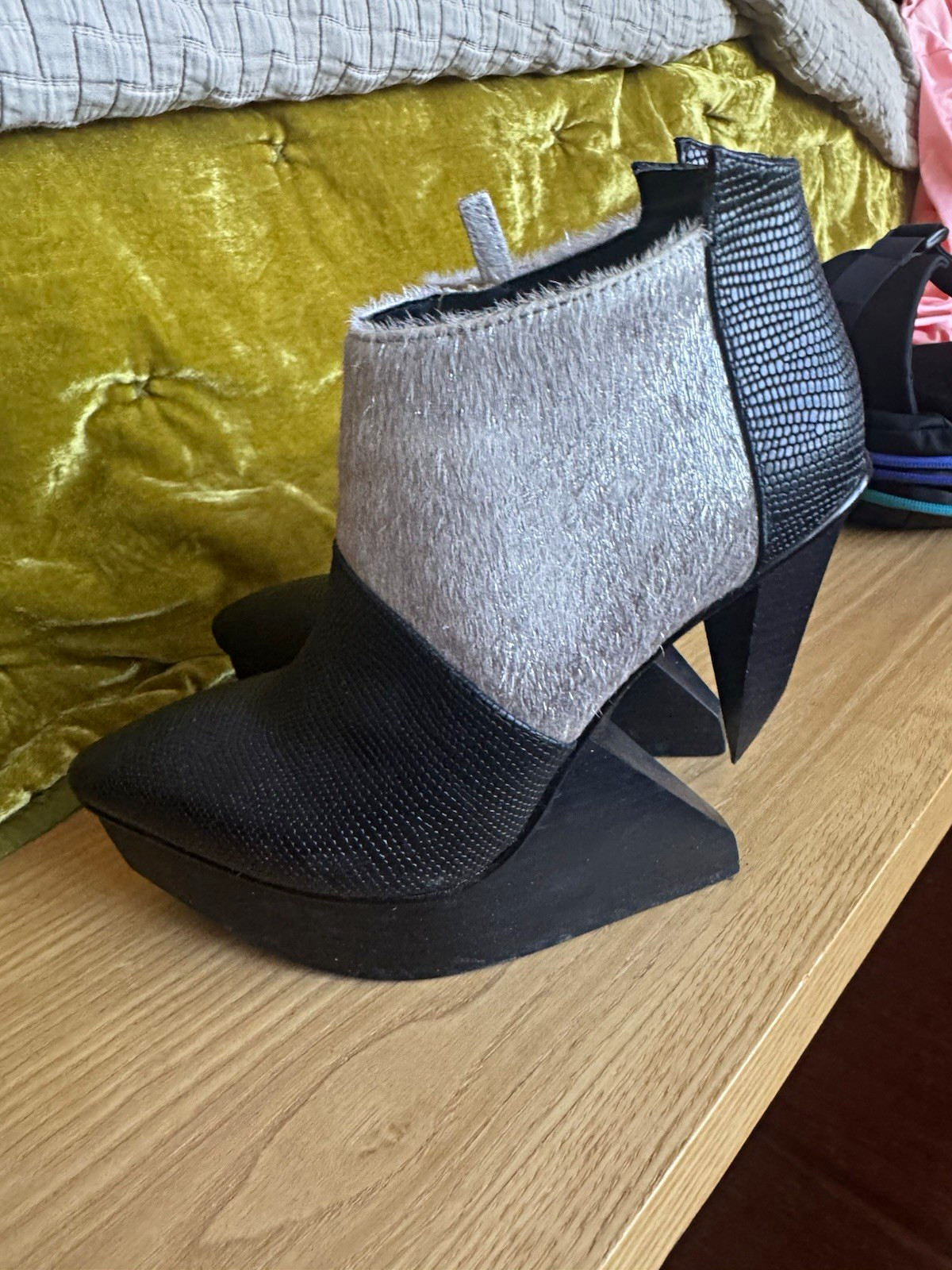 UN UNITED NUDE Edge Women’s US 6 Black/gray Leather Ankle Boots Pointed Platform