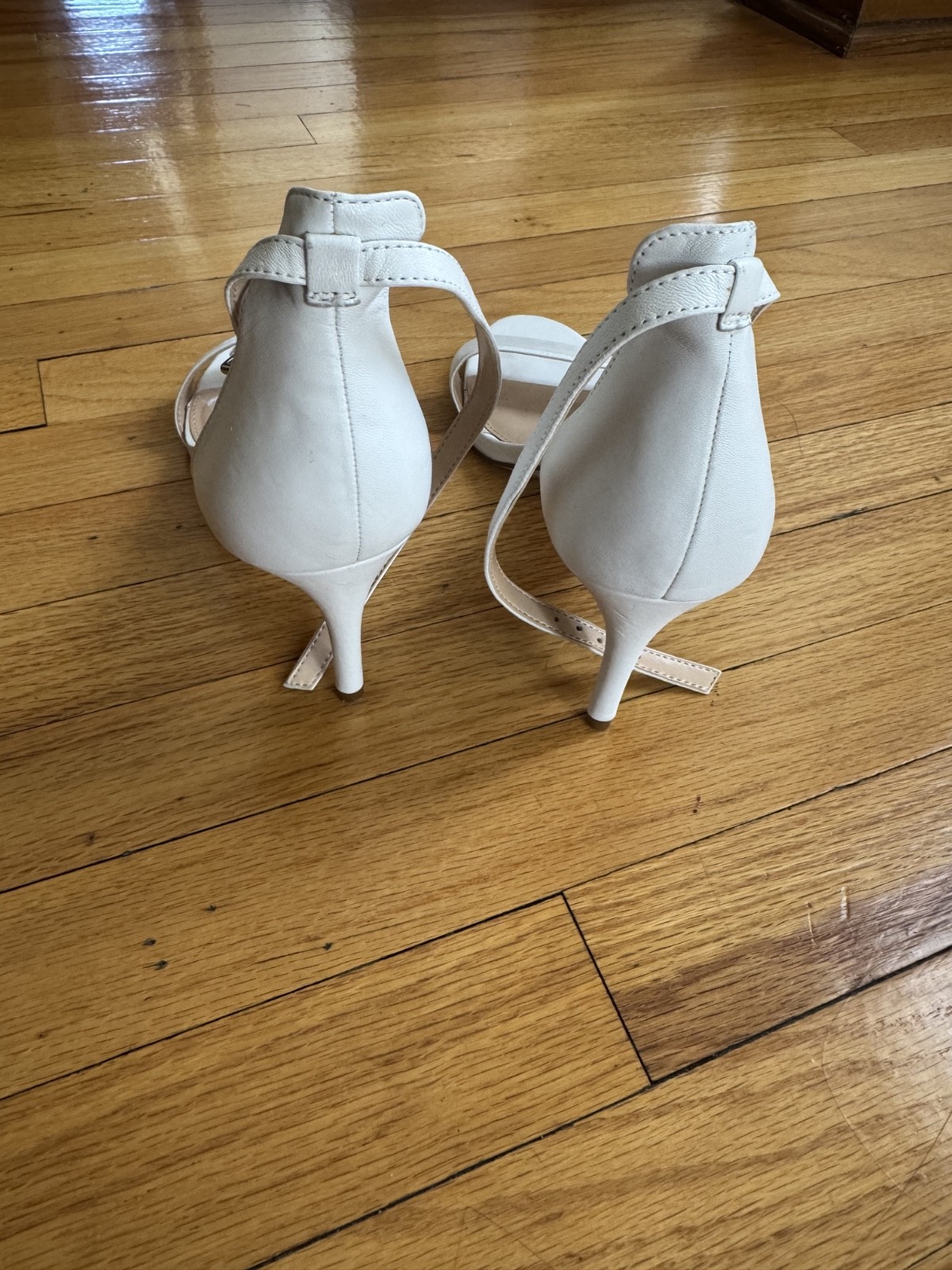 Vince Camuto White Patent Leather Two Strap Sandal Heel Size 8