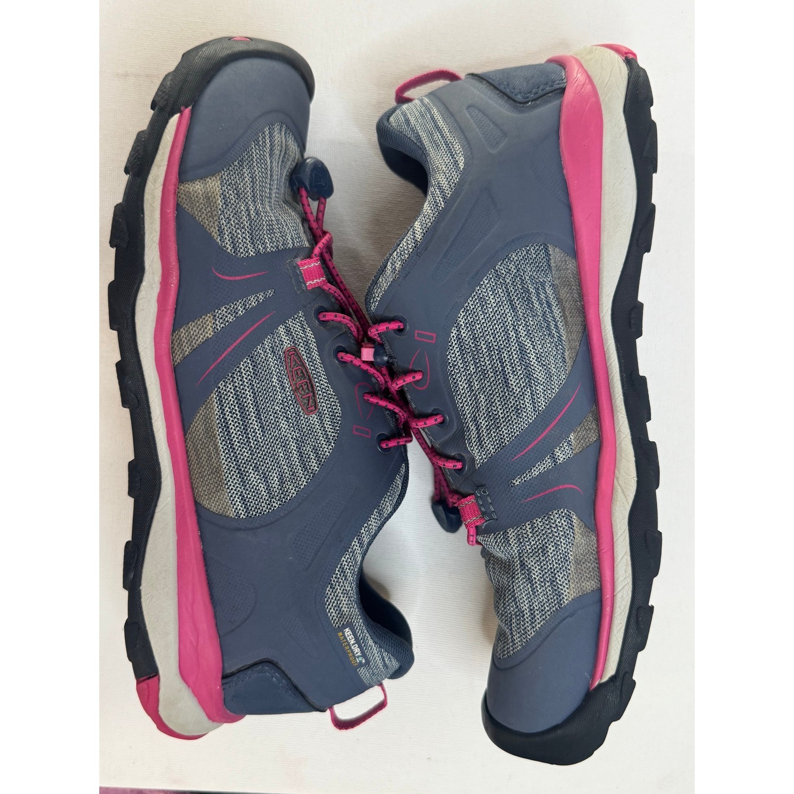 KEEN Terradora II Waterproof Hiking Shoes Women Grey Pink Low Top Sneakers